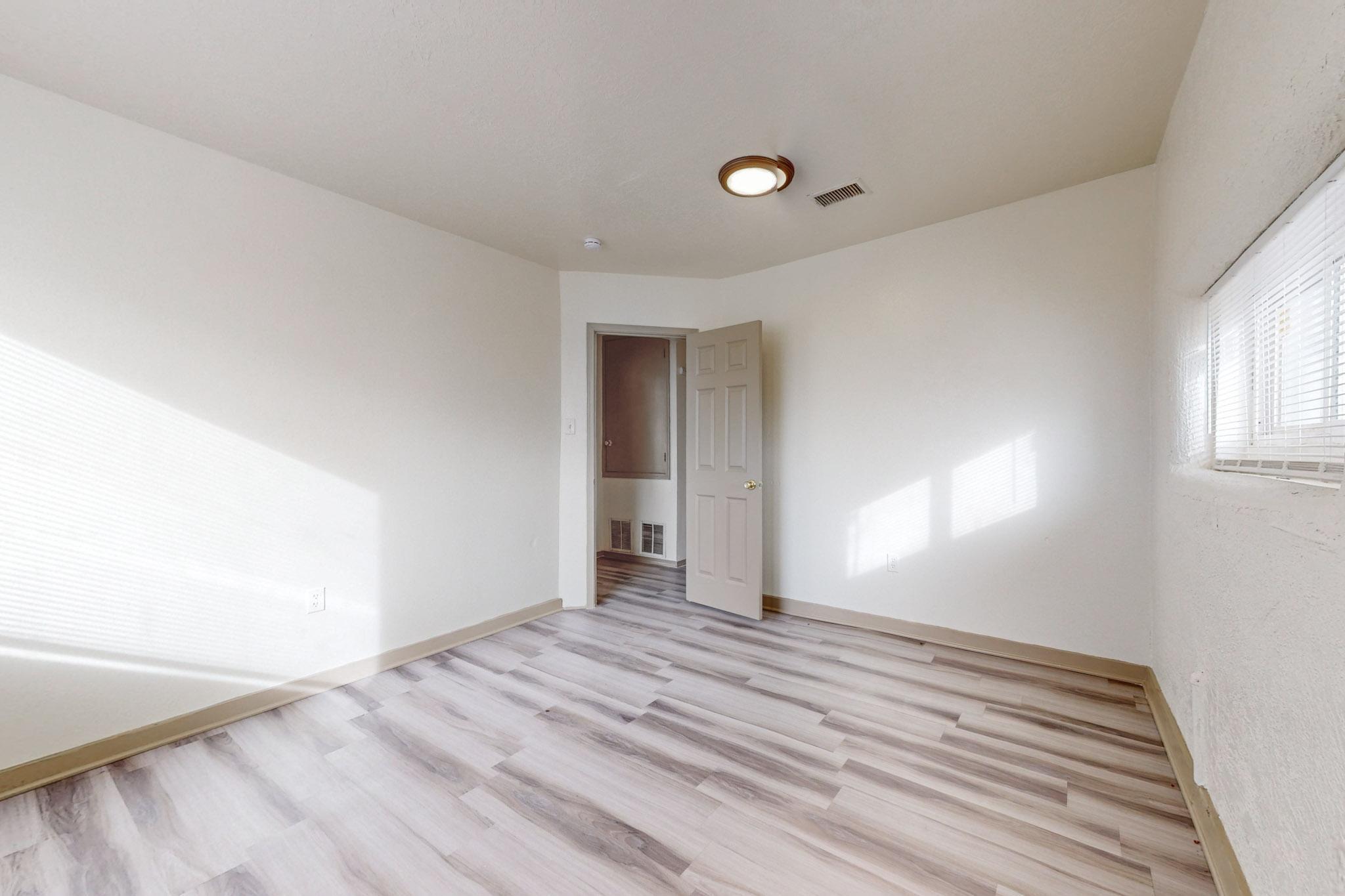 1119 Edith Boulevard NE