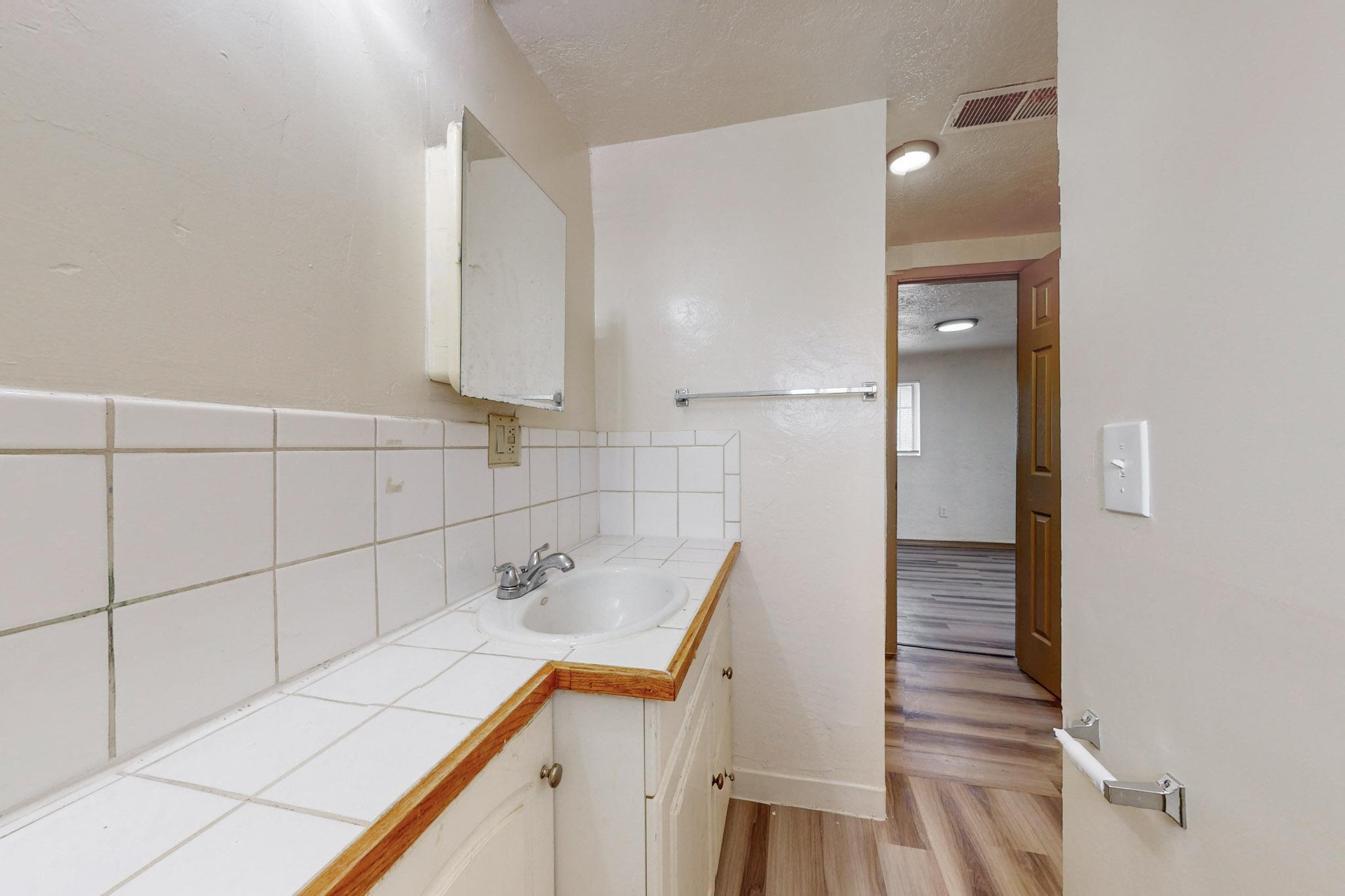 1119 Edith Boulevard NE