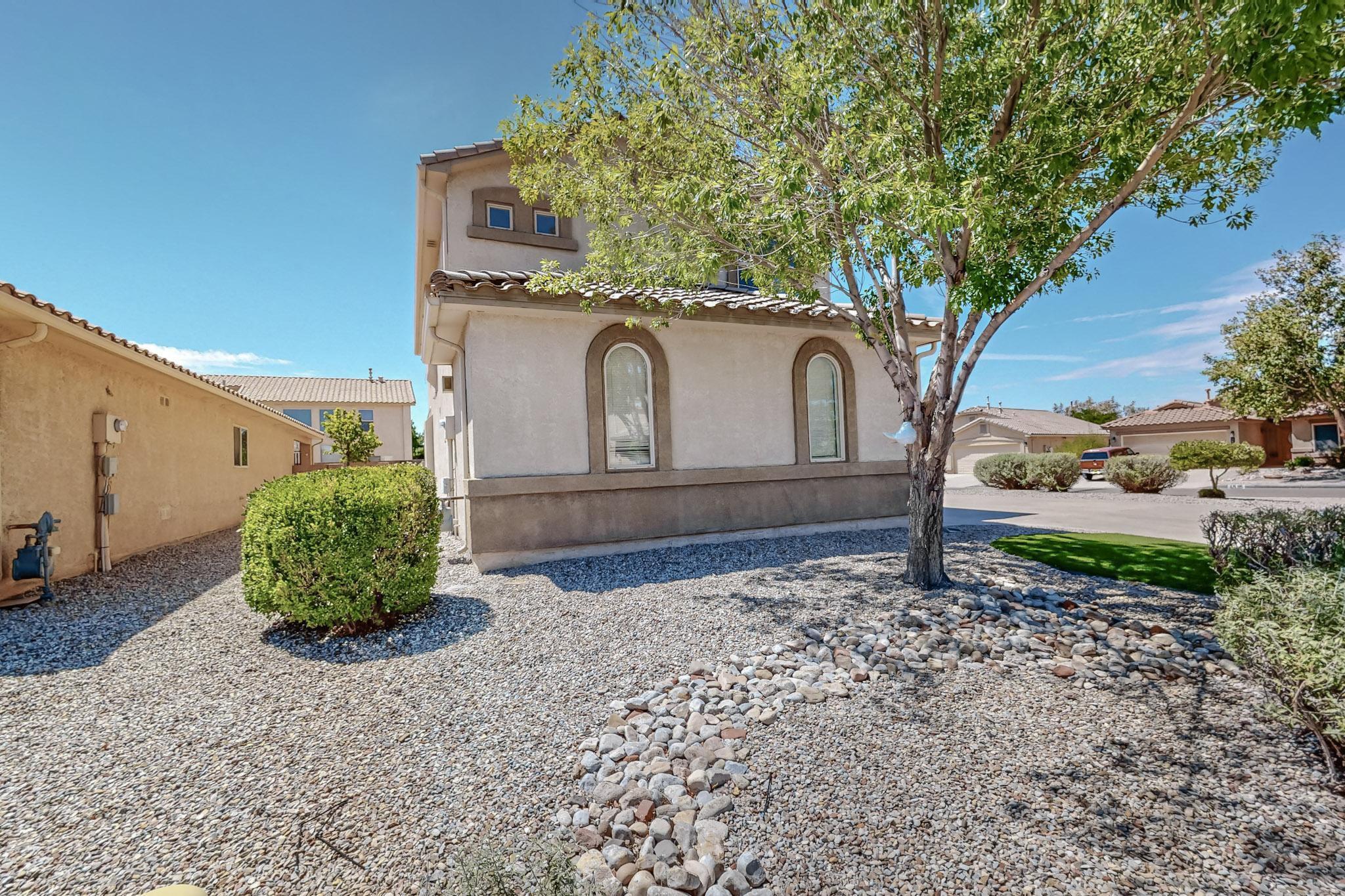 5948 Los Riscos Road NW