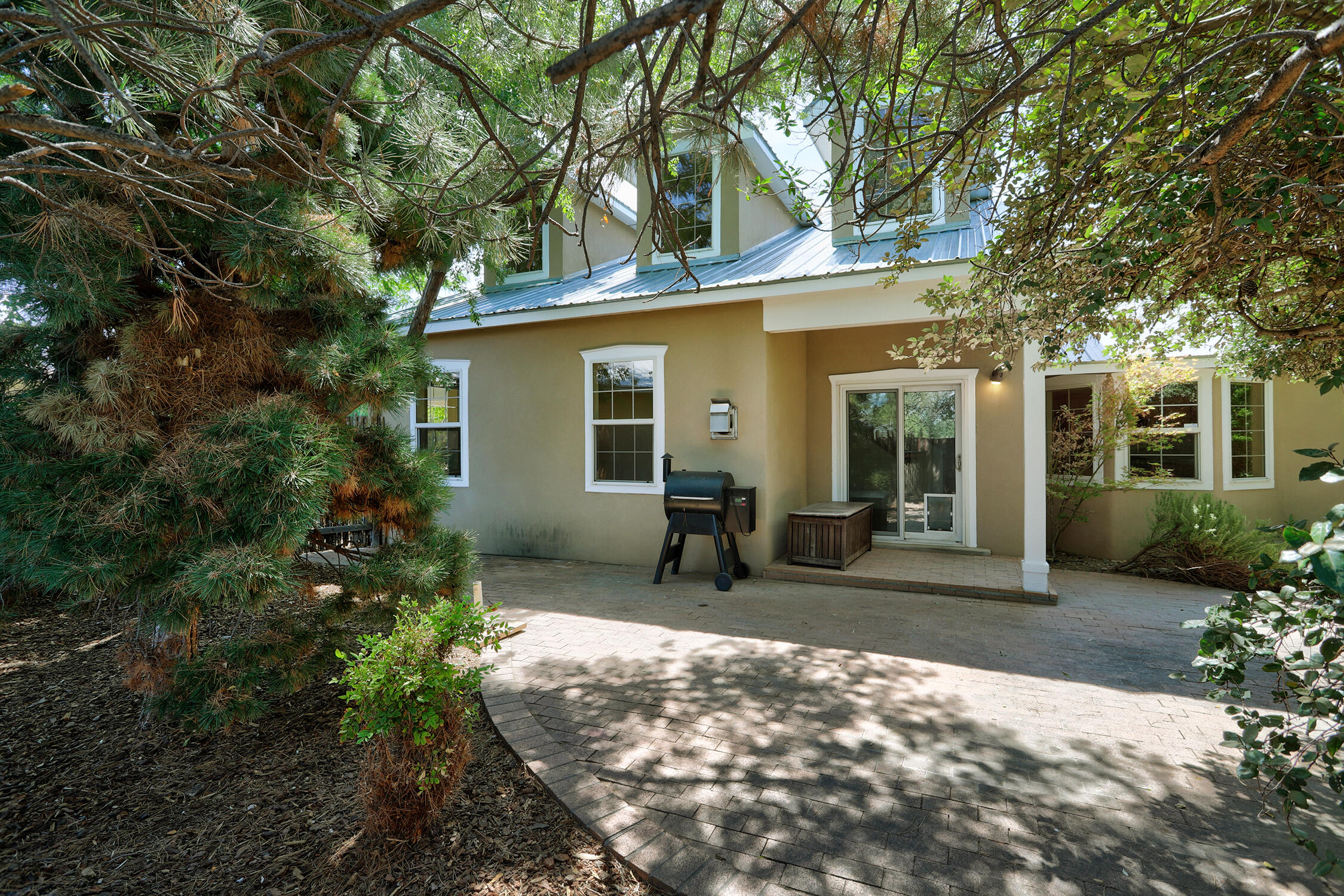 1532 Phoenix Avenue NW