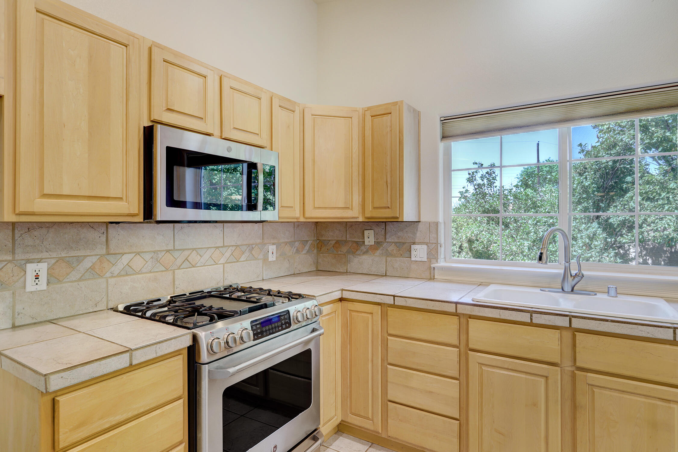 1532 Phoenix Avenue NW