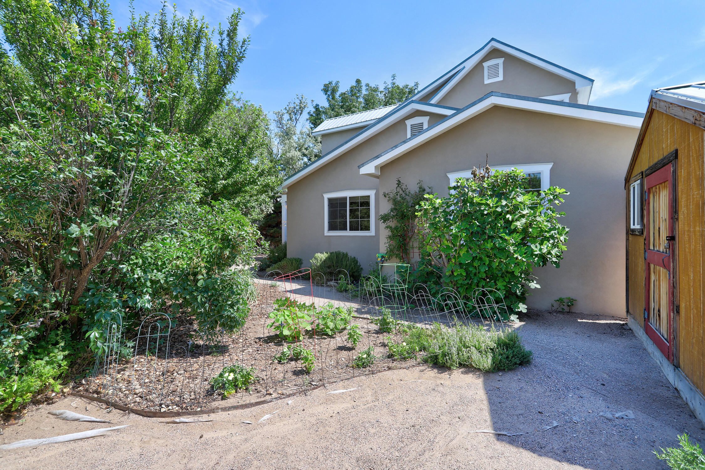 1532 Phoenix Avenue NW