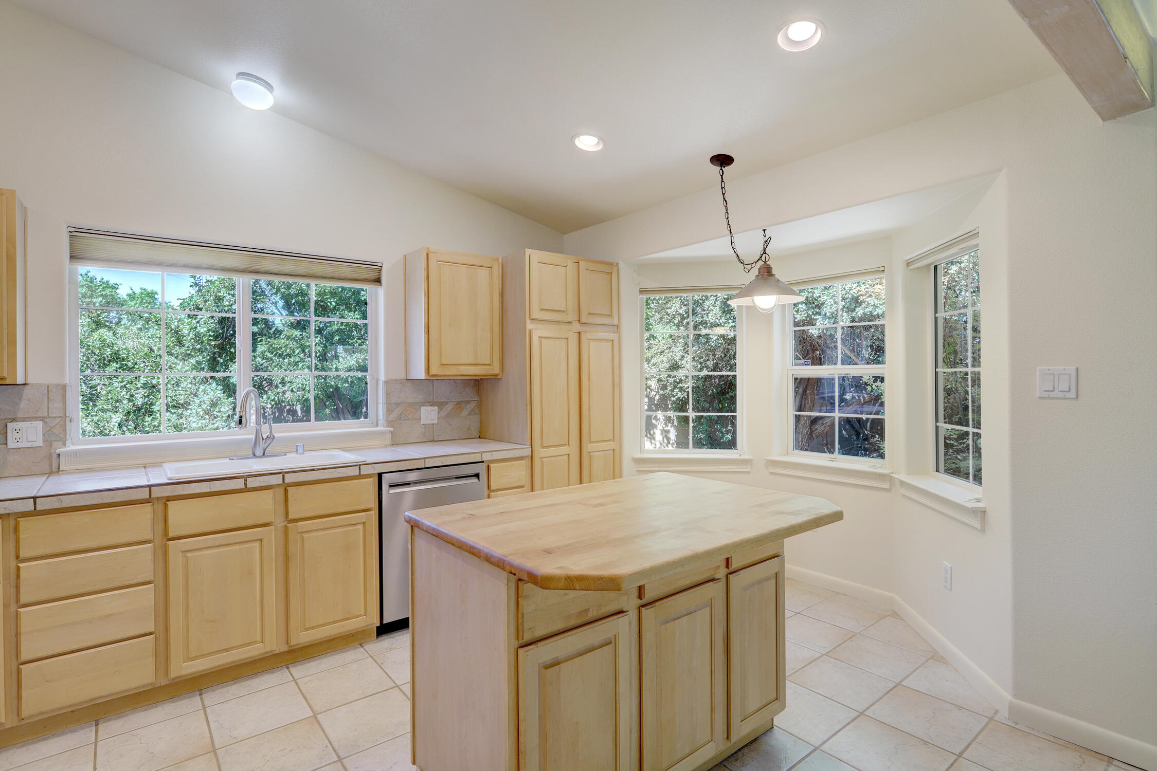 1532 Phoenix Avenue NW