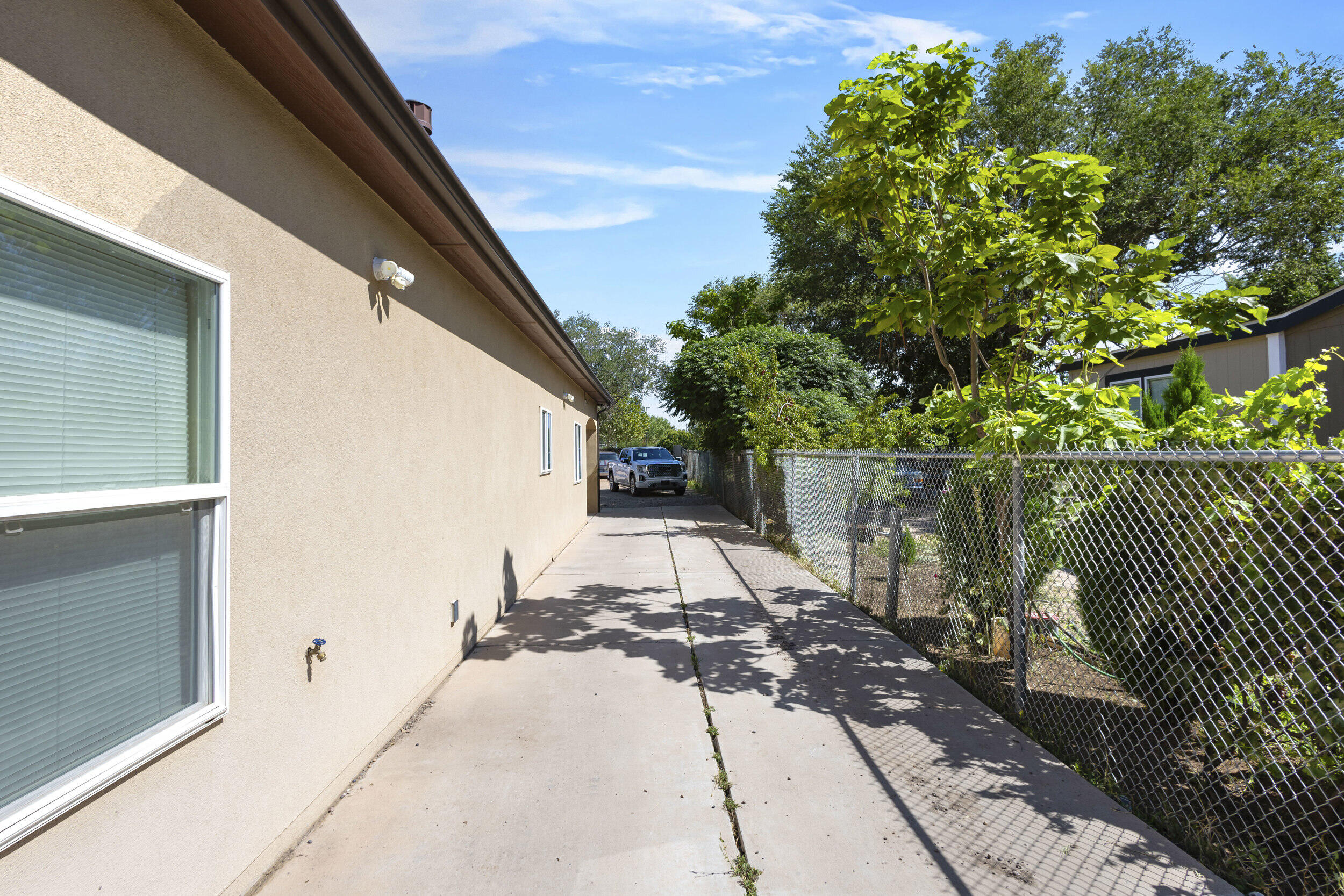 2047 LENA Drive SW