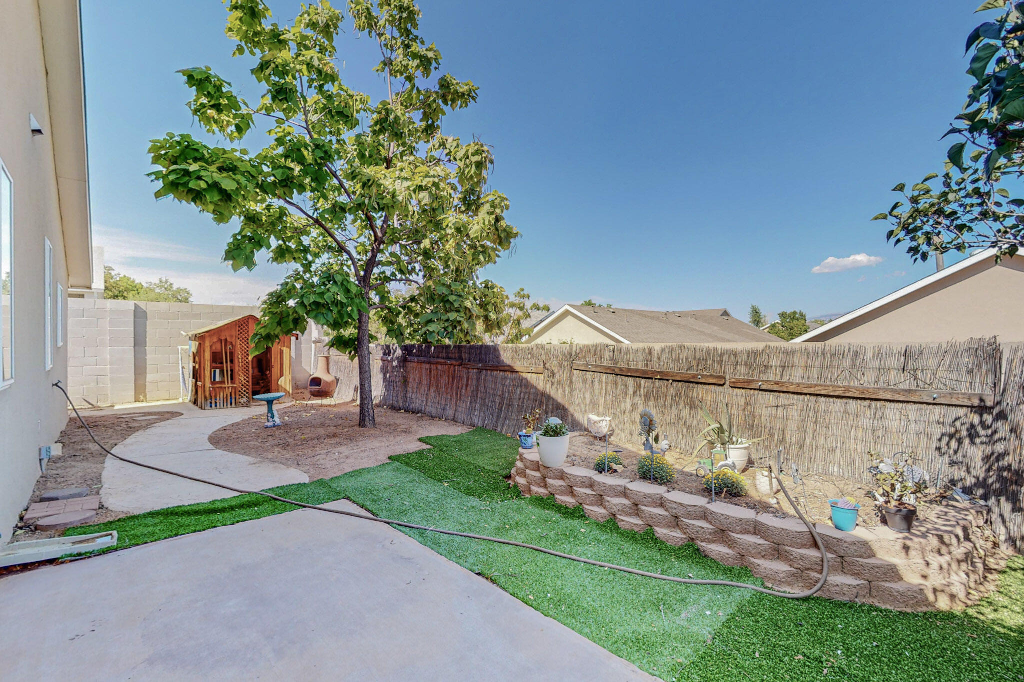 10436 Calle Mirlo NW
