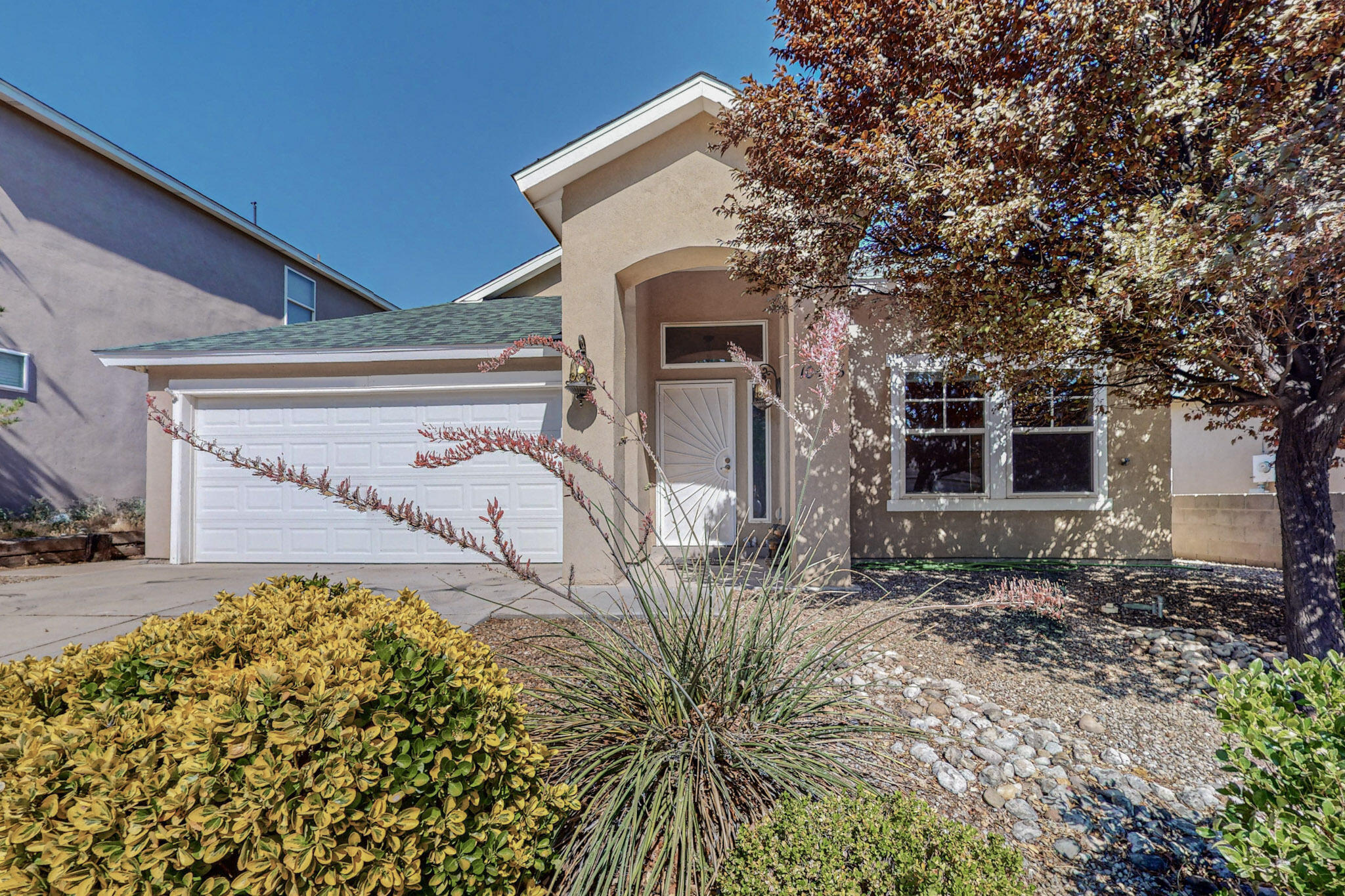 10436 Calle Mirlo NW
