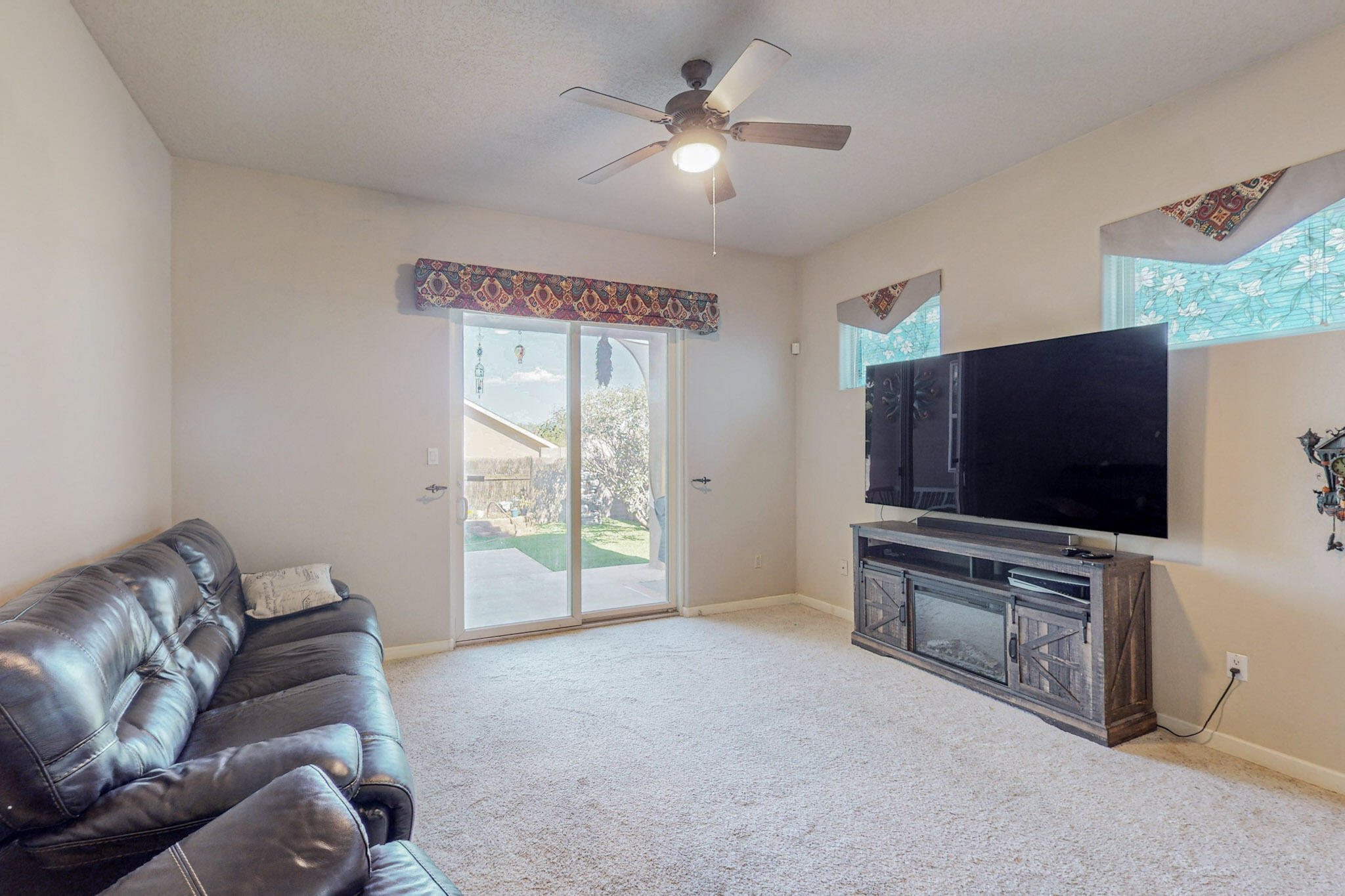 10436 Calle Mirlo NW