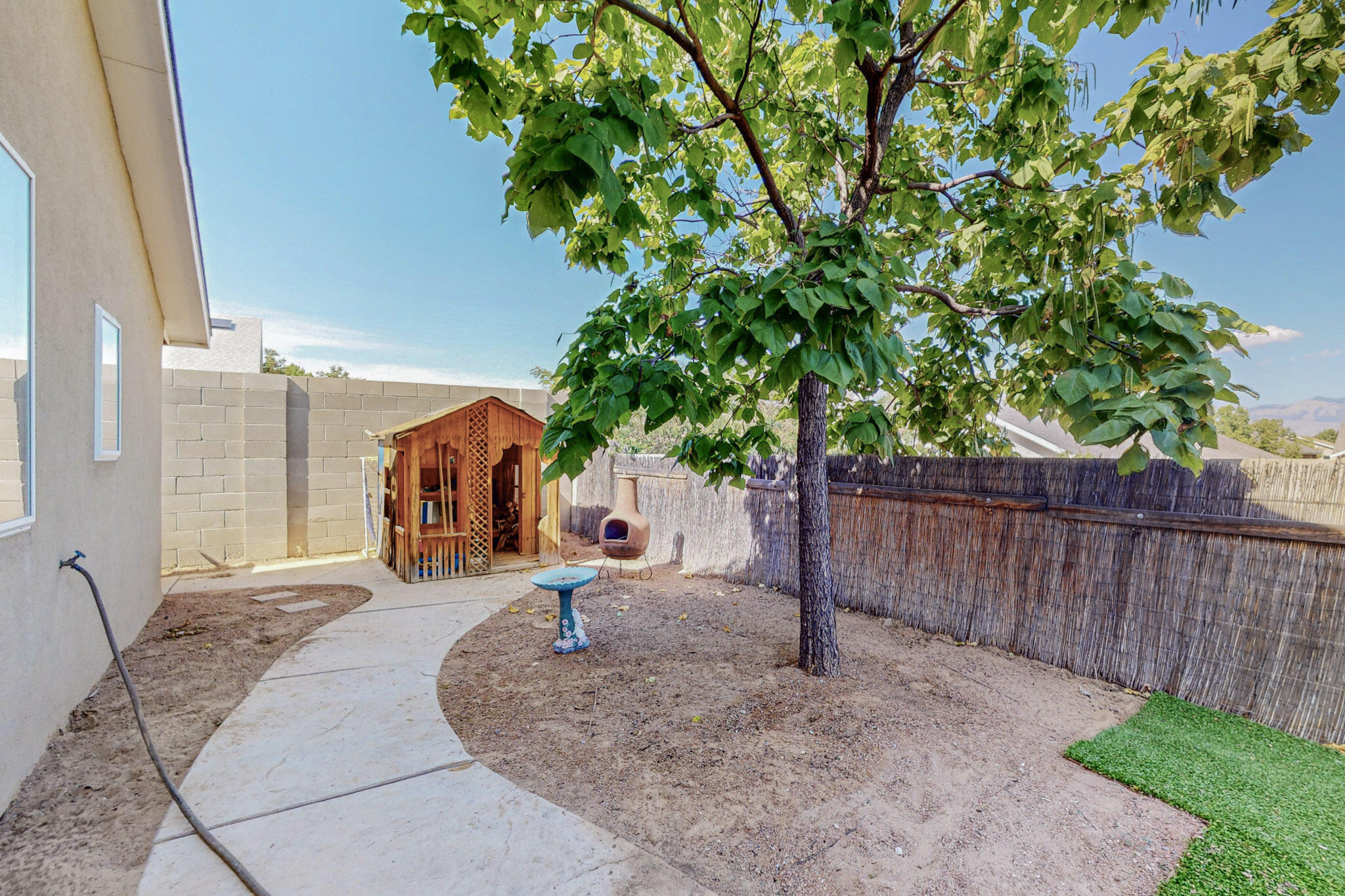 10436 Calle Mirlo NW