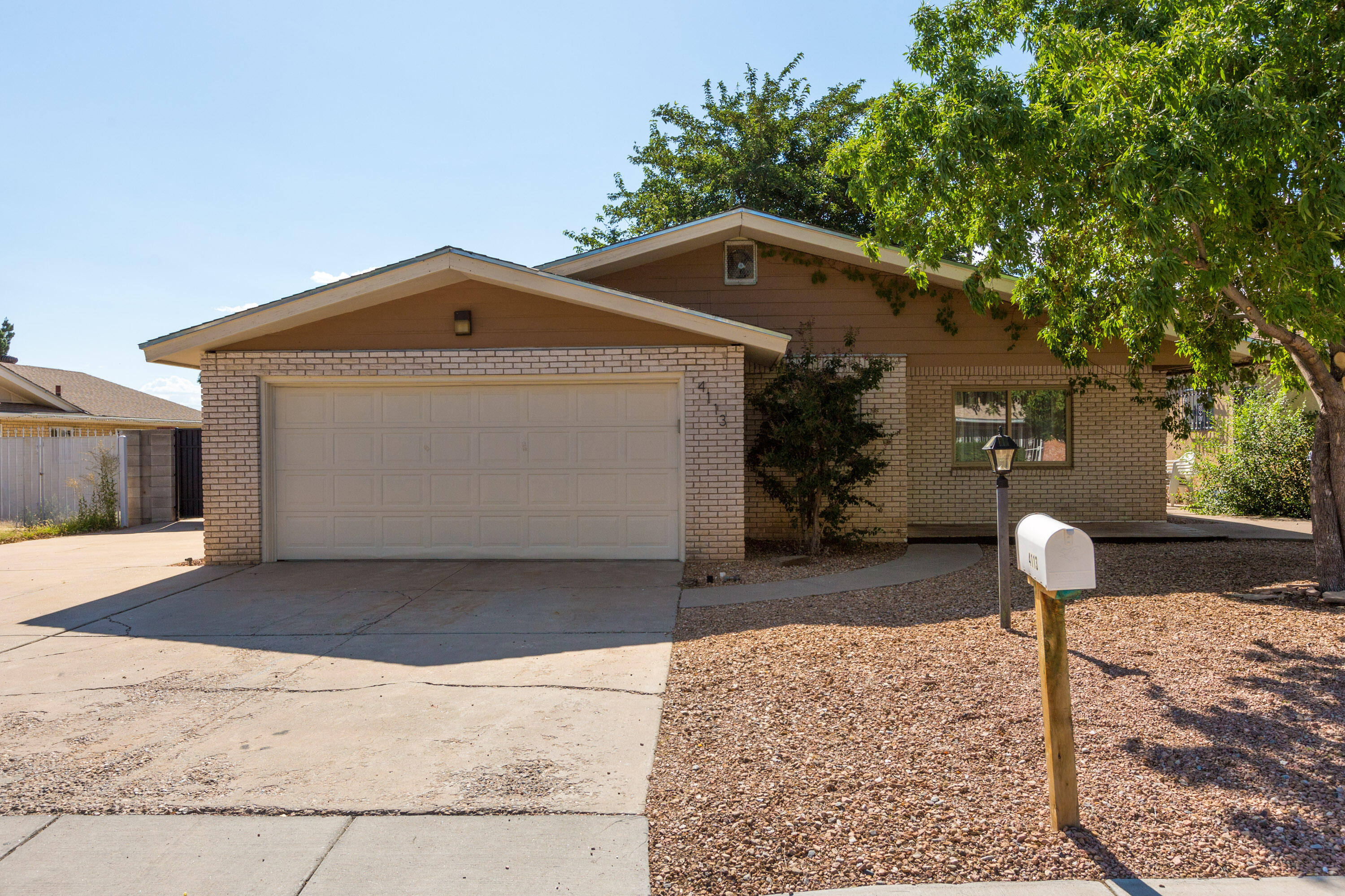 4113 Constance Place NE