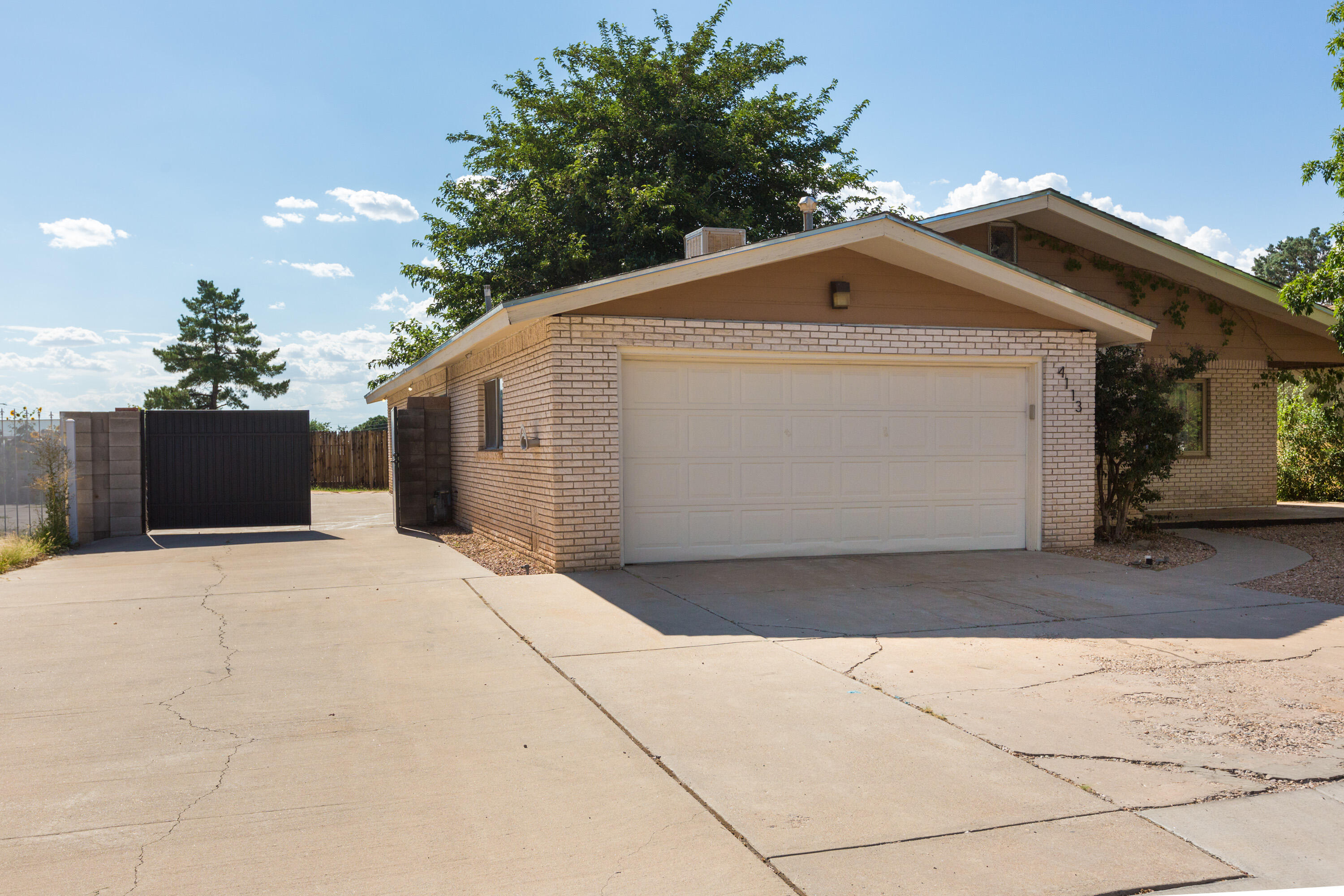 4113 Constance Place NE