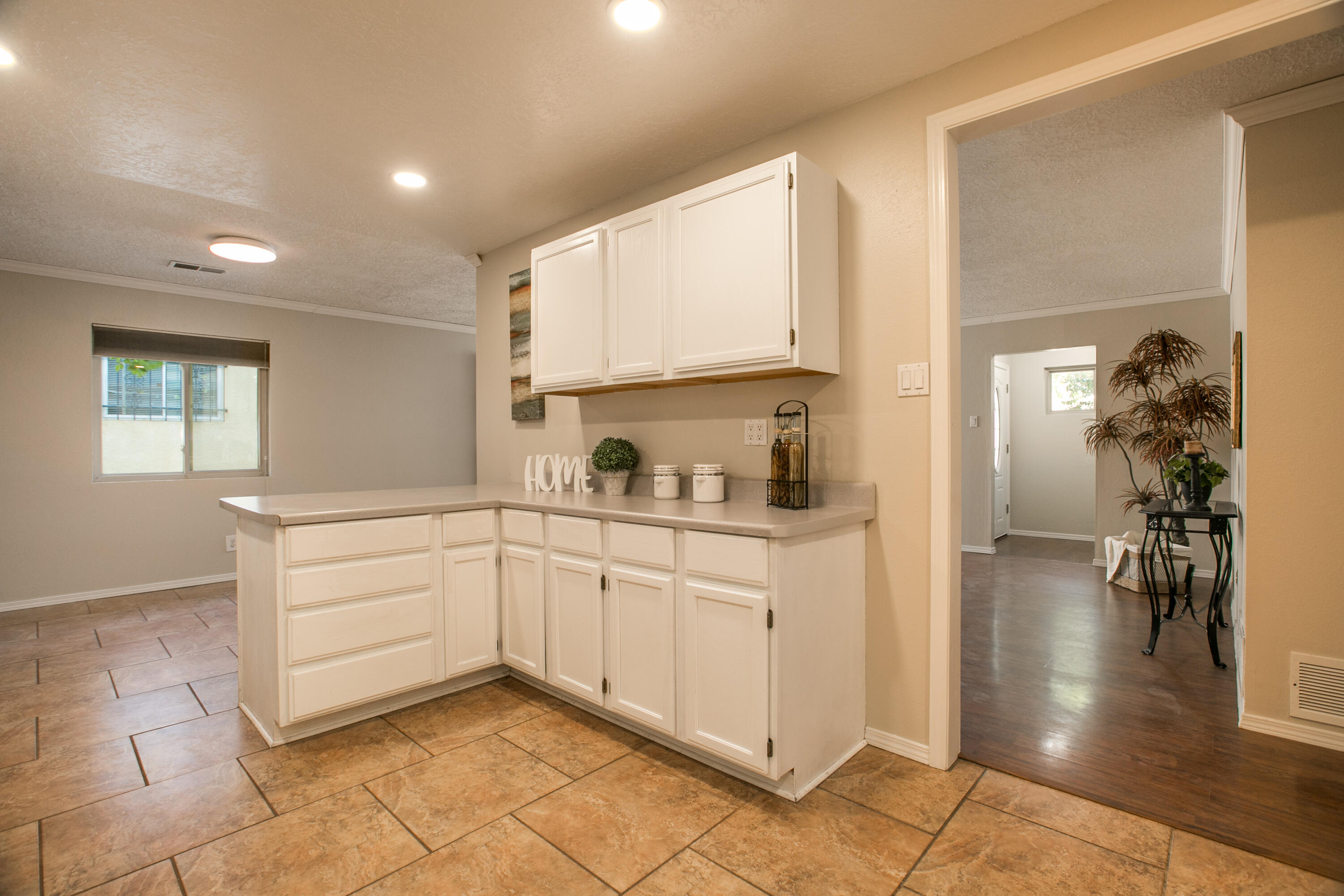 4113 Constance Place NE