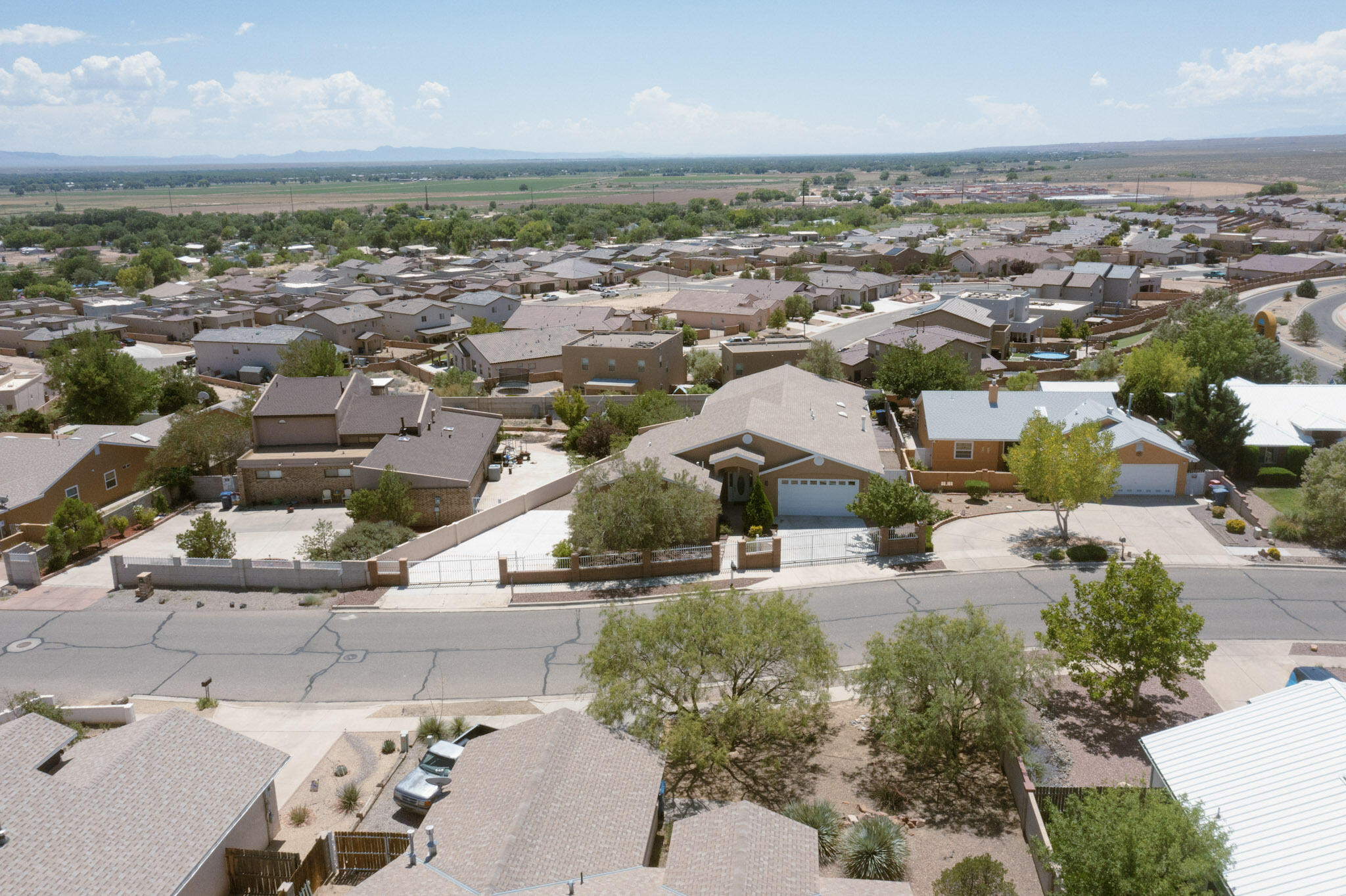 1925 Valley View Drive SW