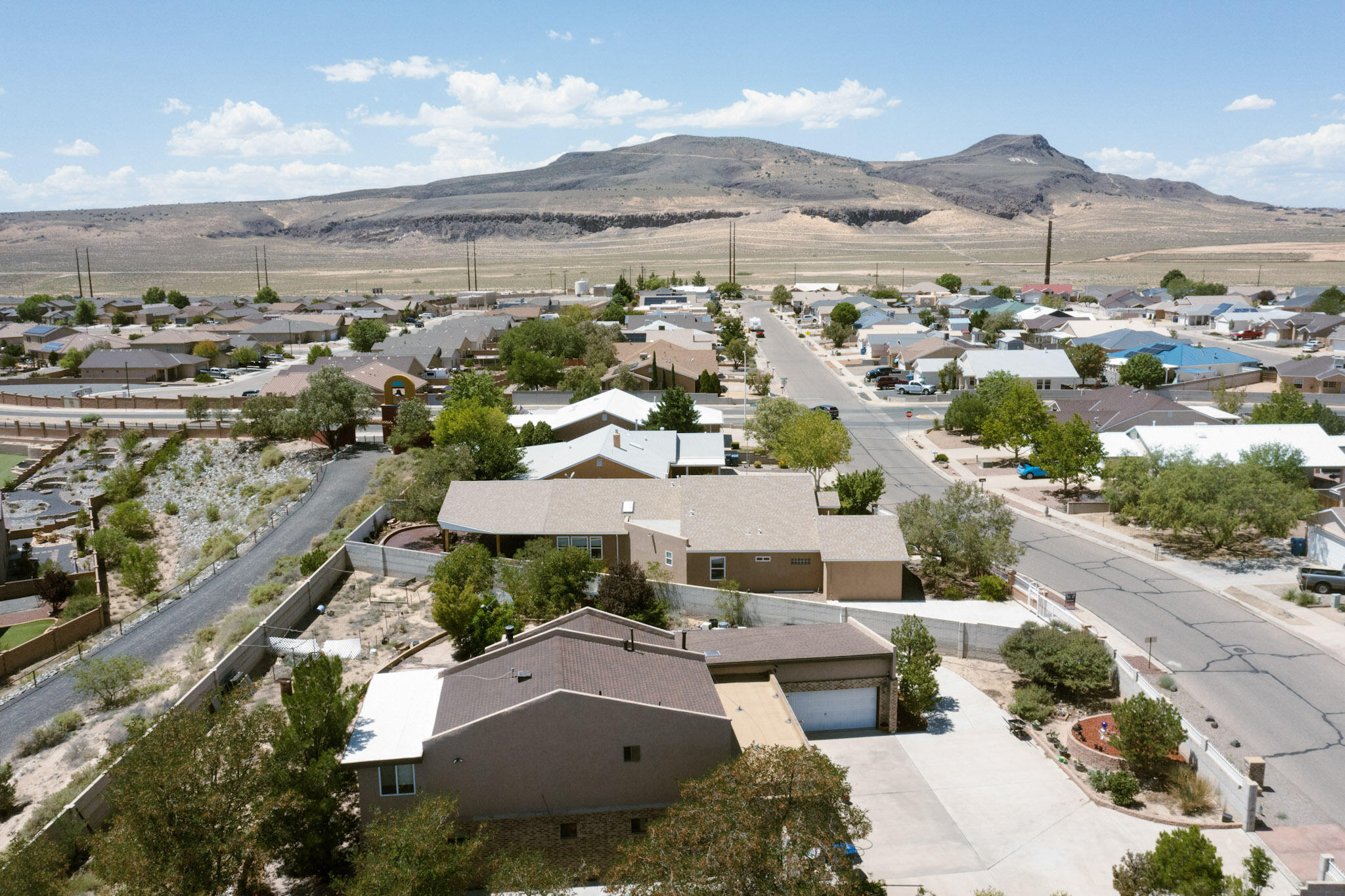 1925 Valley View Drive SW