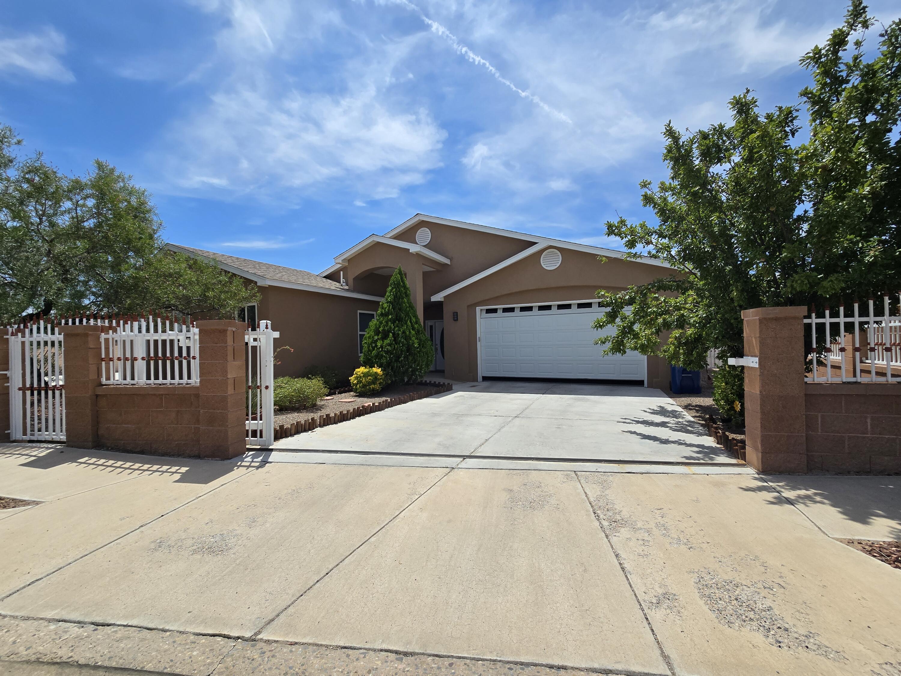 1925 Valley View Drive SW