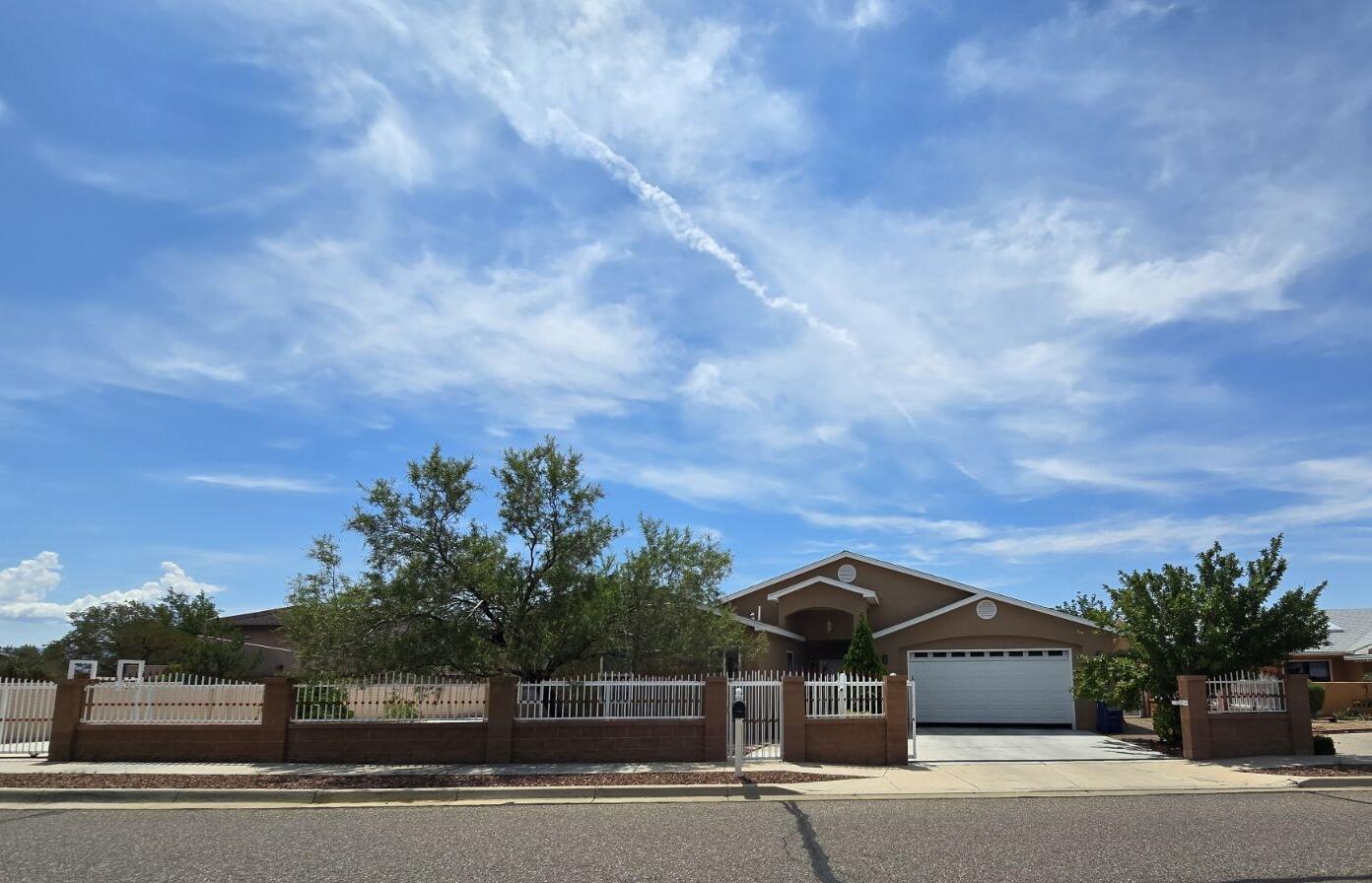 1925 Valley View Drive SW