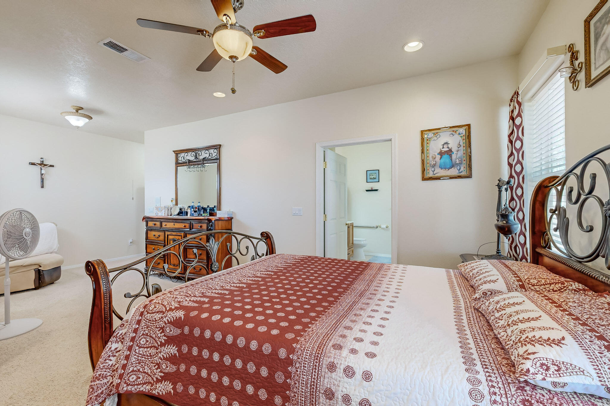 1925 Valley View Drive SW