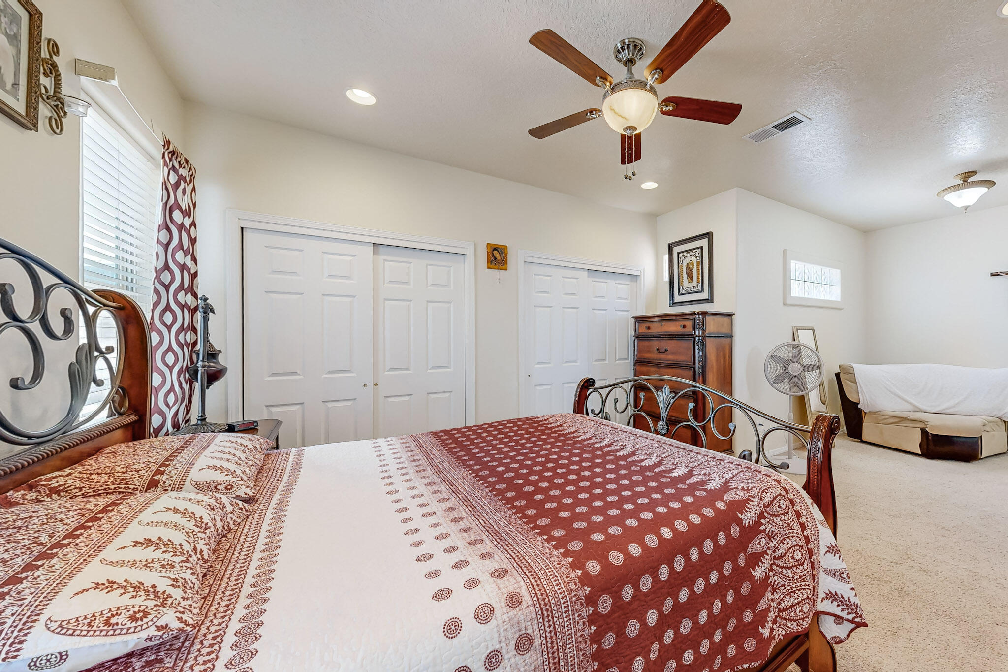 1925 Valley View Drive SW