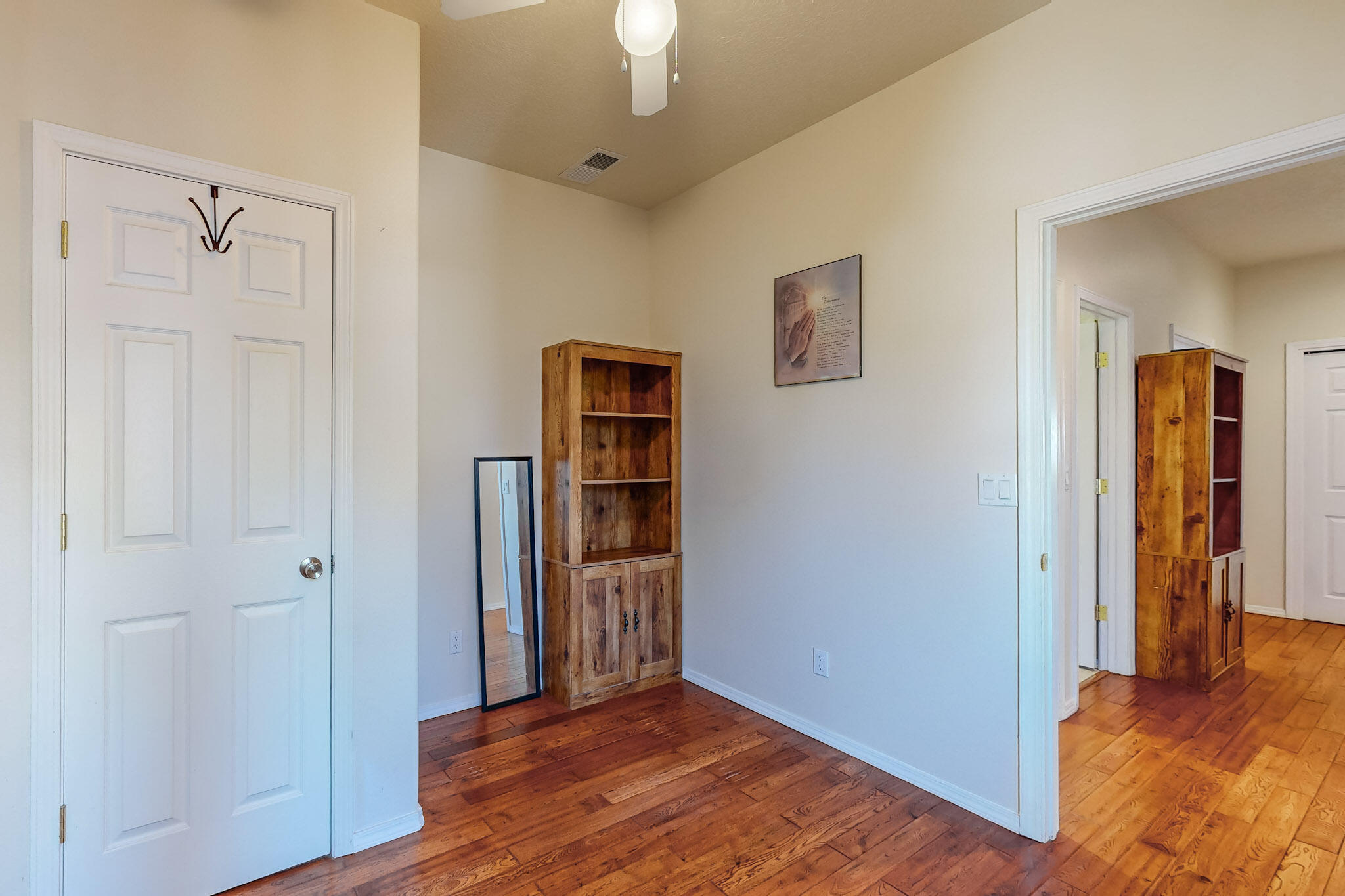 1925 Valley View Drive SW