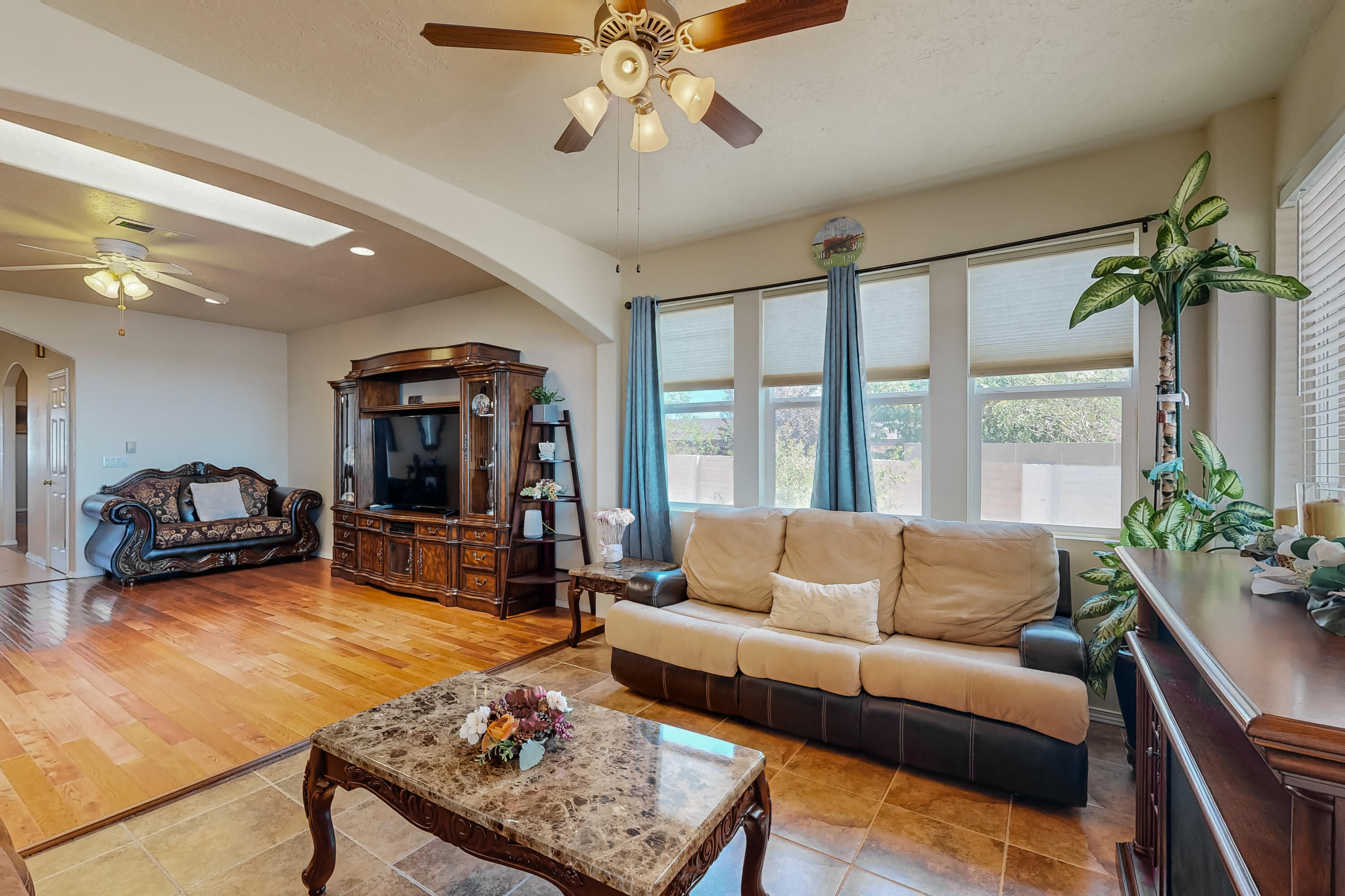 1925 Valley View Drive SW