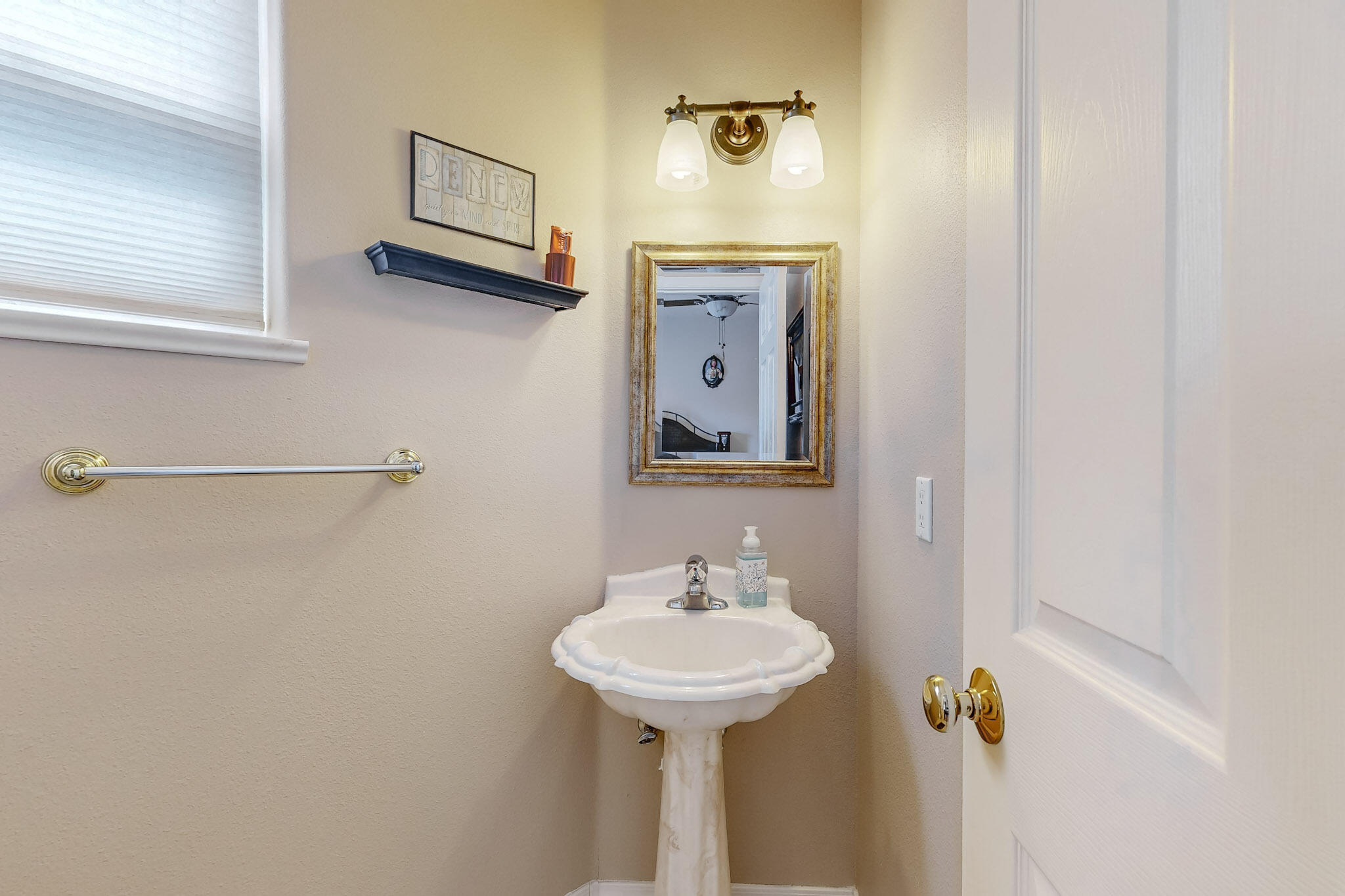 1925 Valley View Drive SW