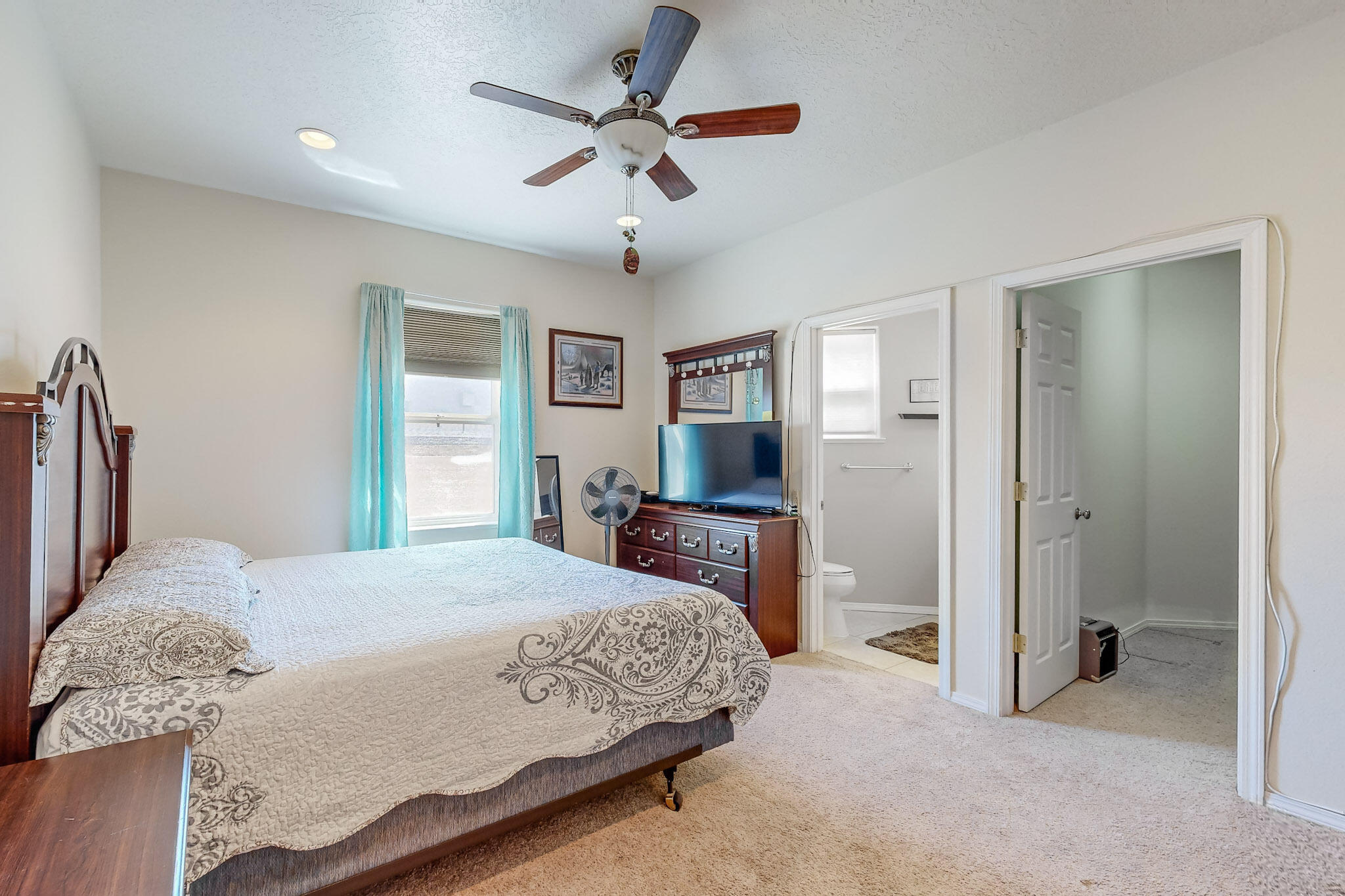 1925 Valley View Drive SW