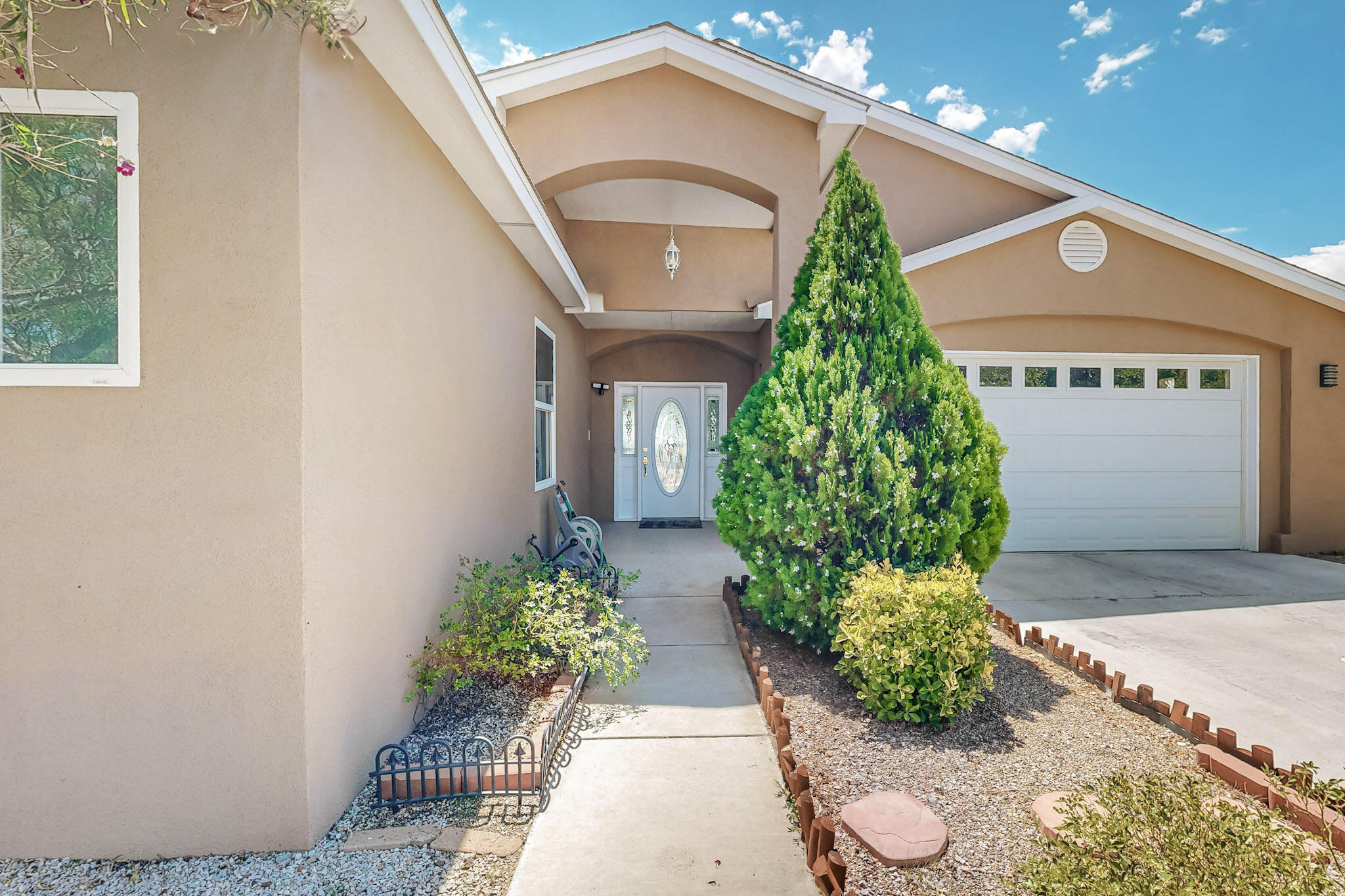 1925 Valley View Drive SW