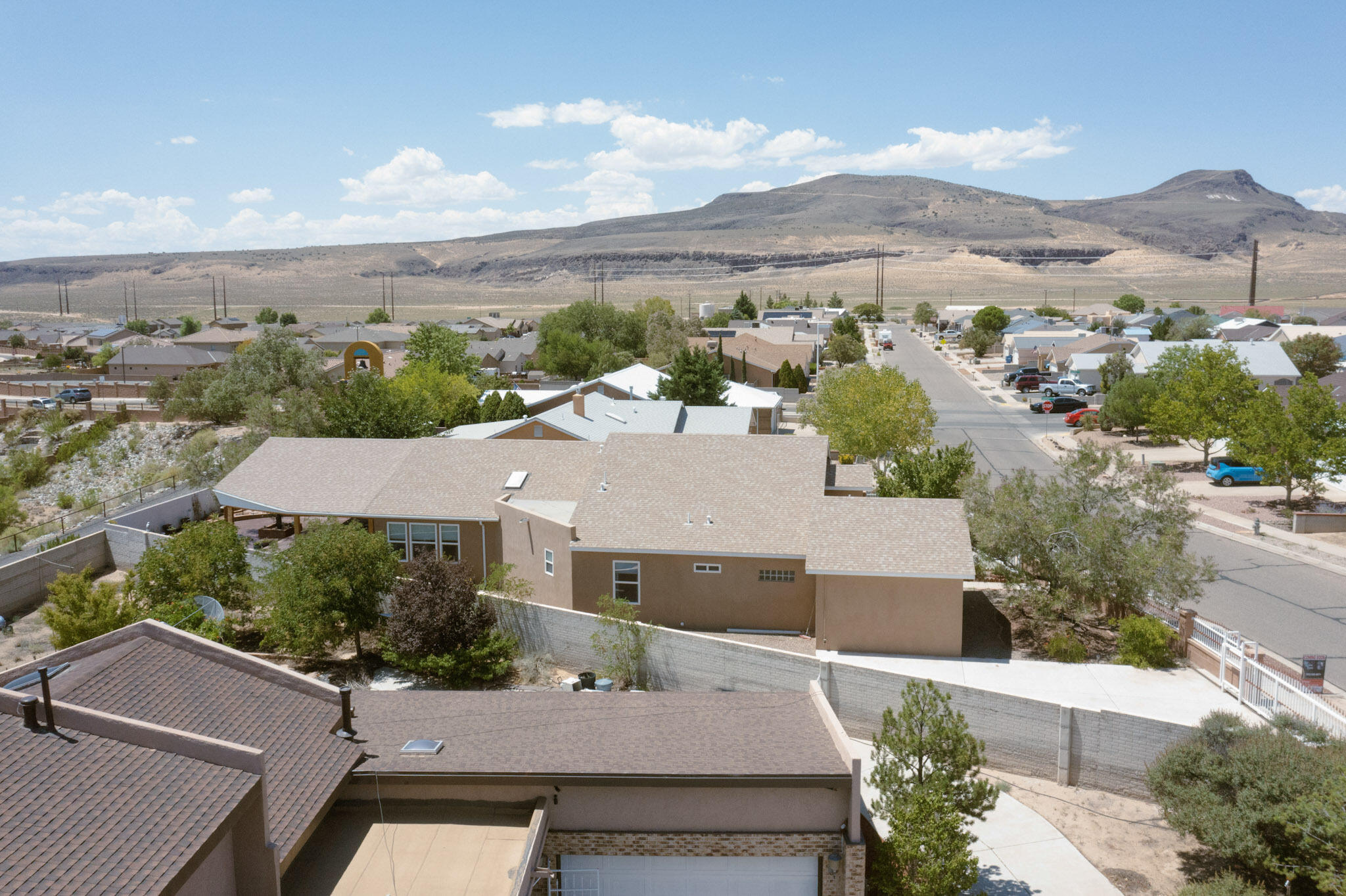 1925 Valley View Drive SW