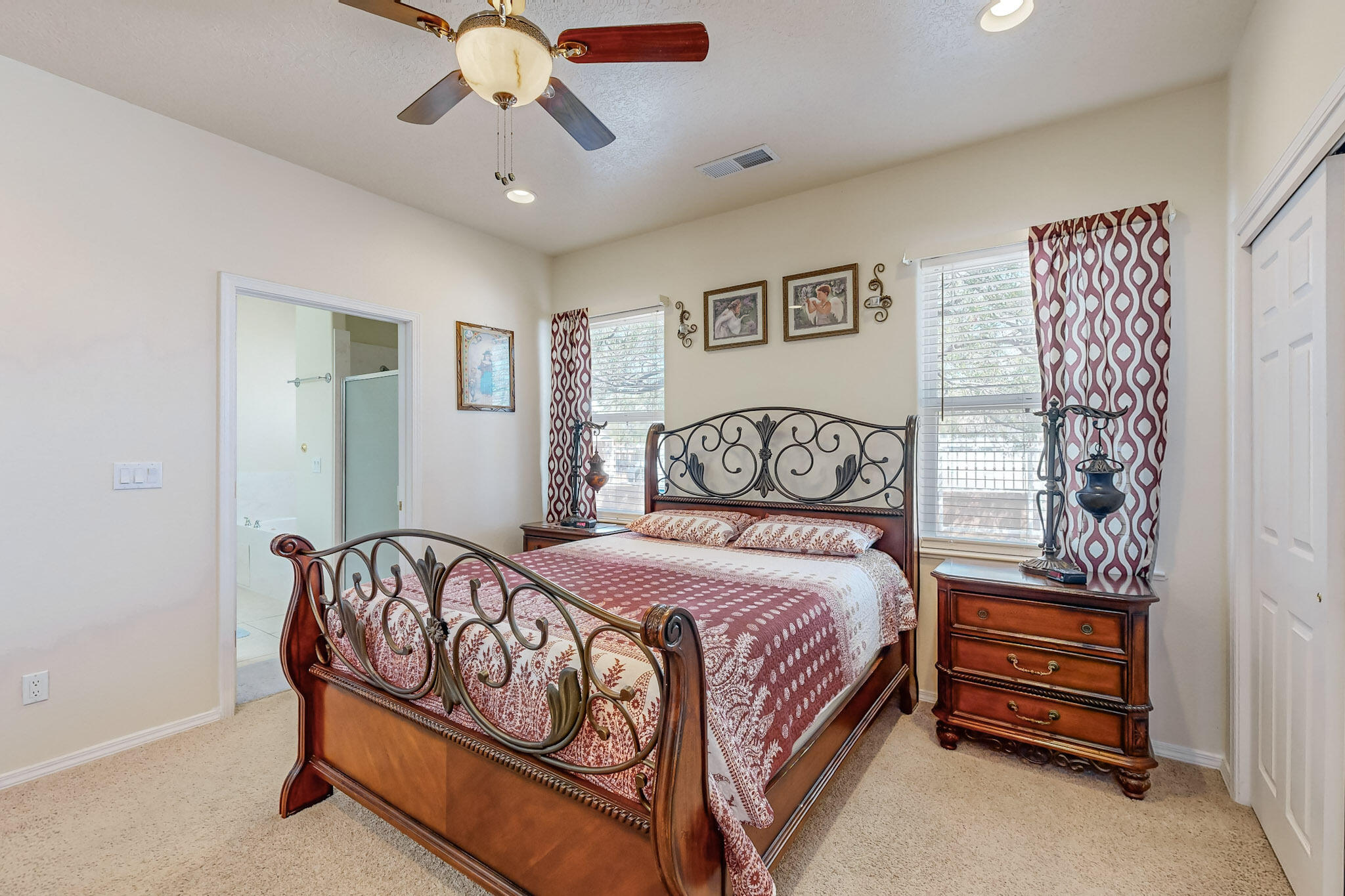1925 Valley View Drive SW