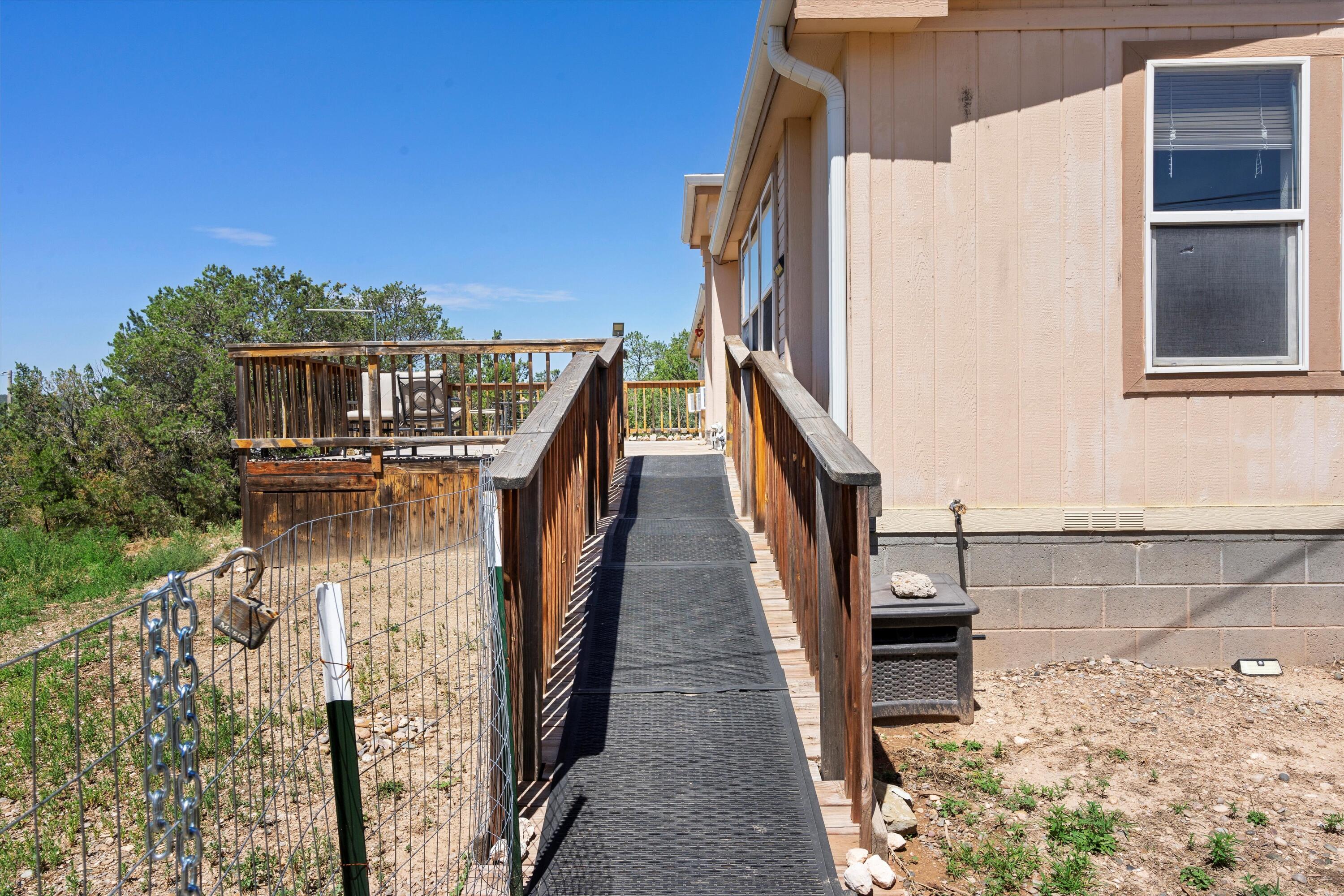 17 Juniper Hills Road