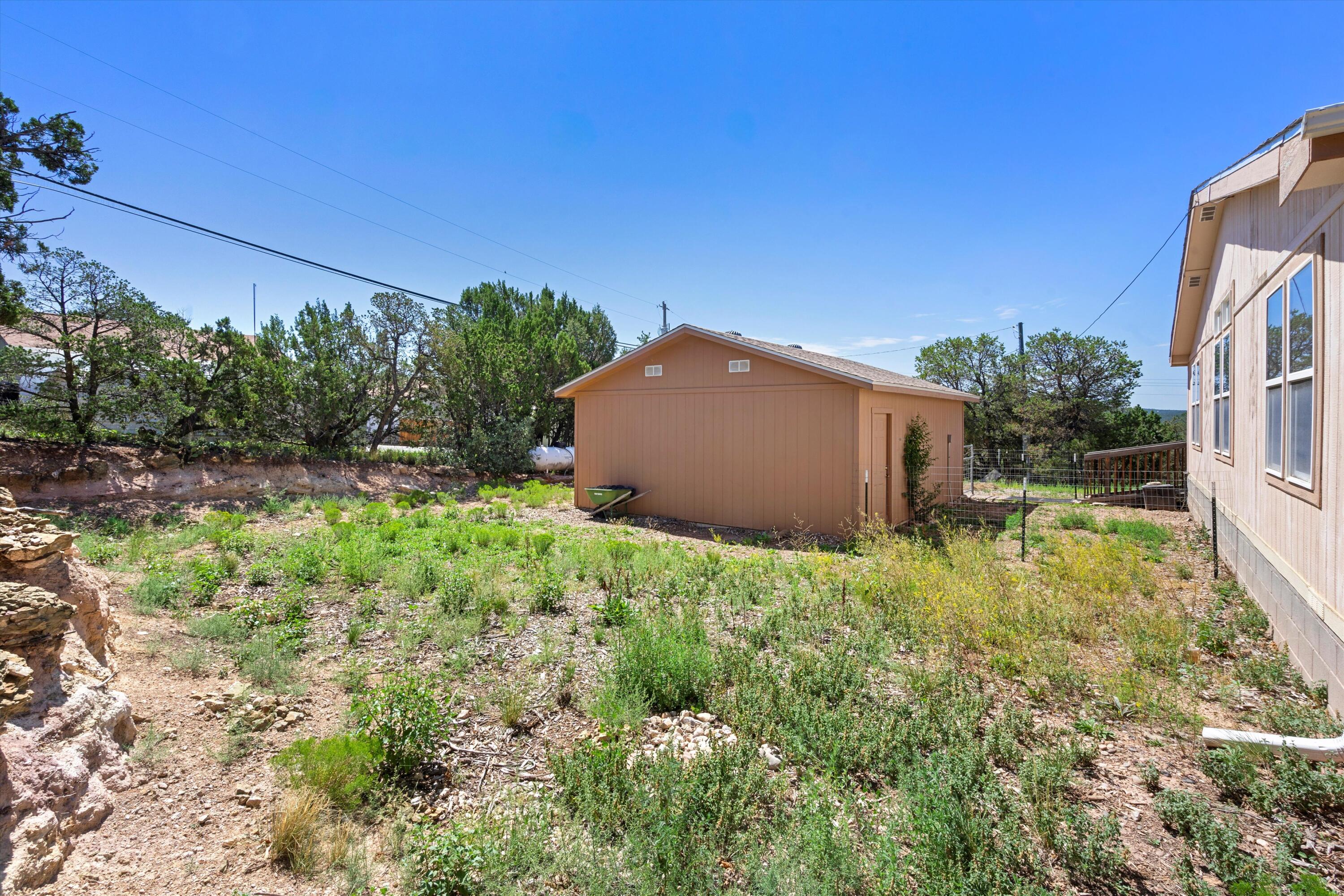 17 Juniper Hills Road