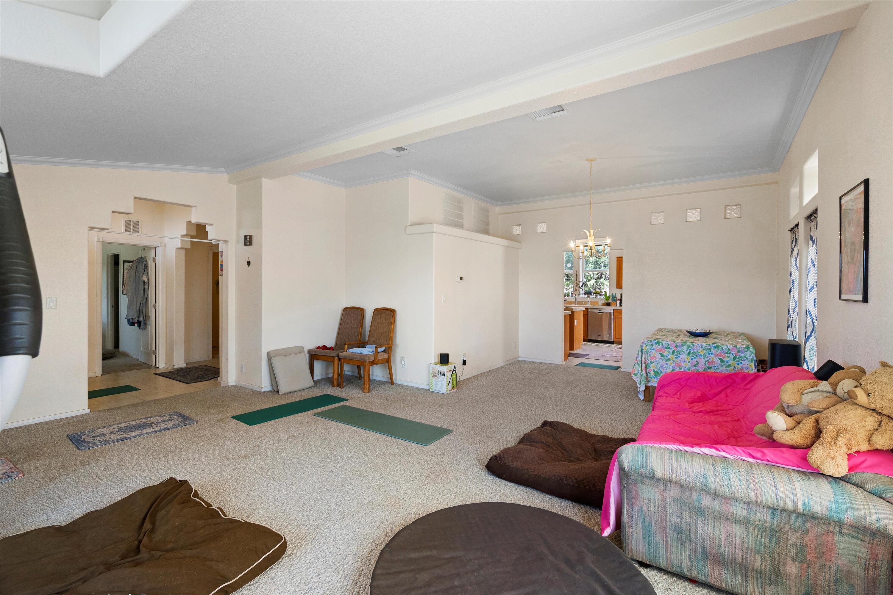17 Juniper Hills Road