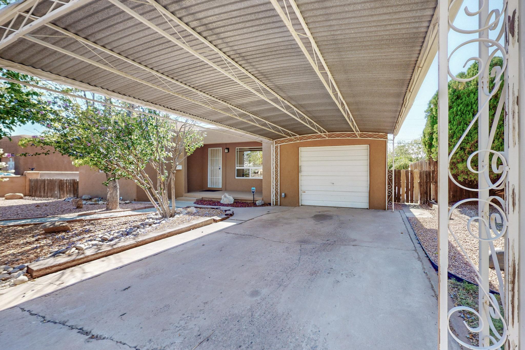 225 Laguayra Drive NE