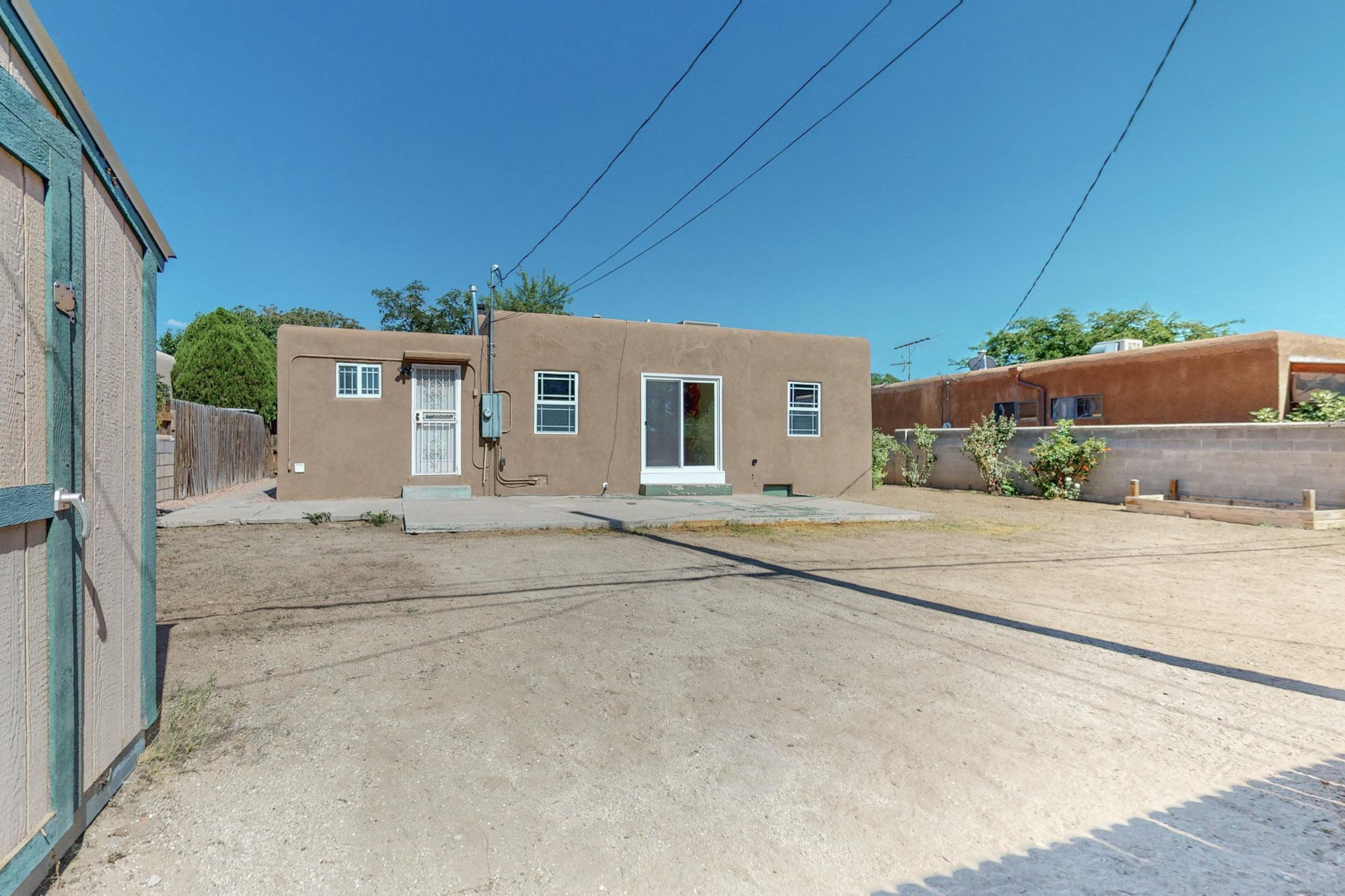 225 Laguayra Drive NE