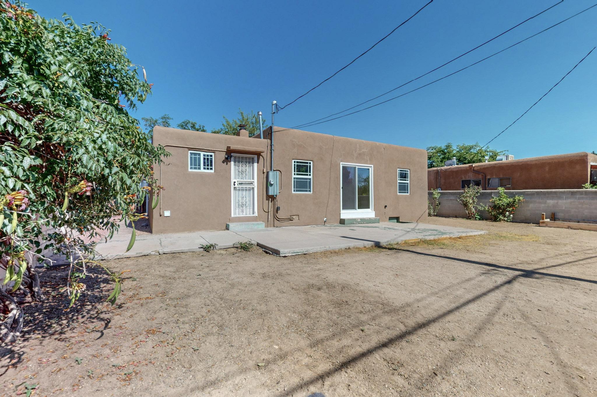 225 Laguayra Drive NE