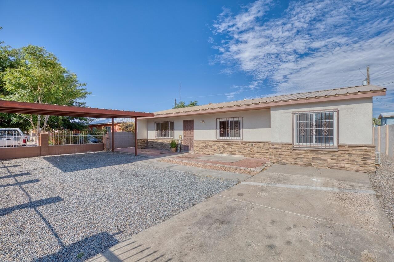 4525 W Glen Drive SW