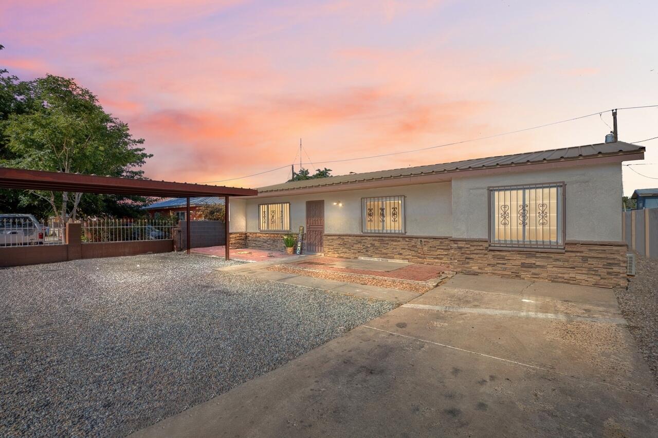 4525 W Glen Drive SW