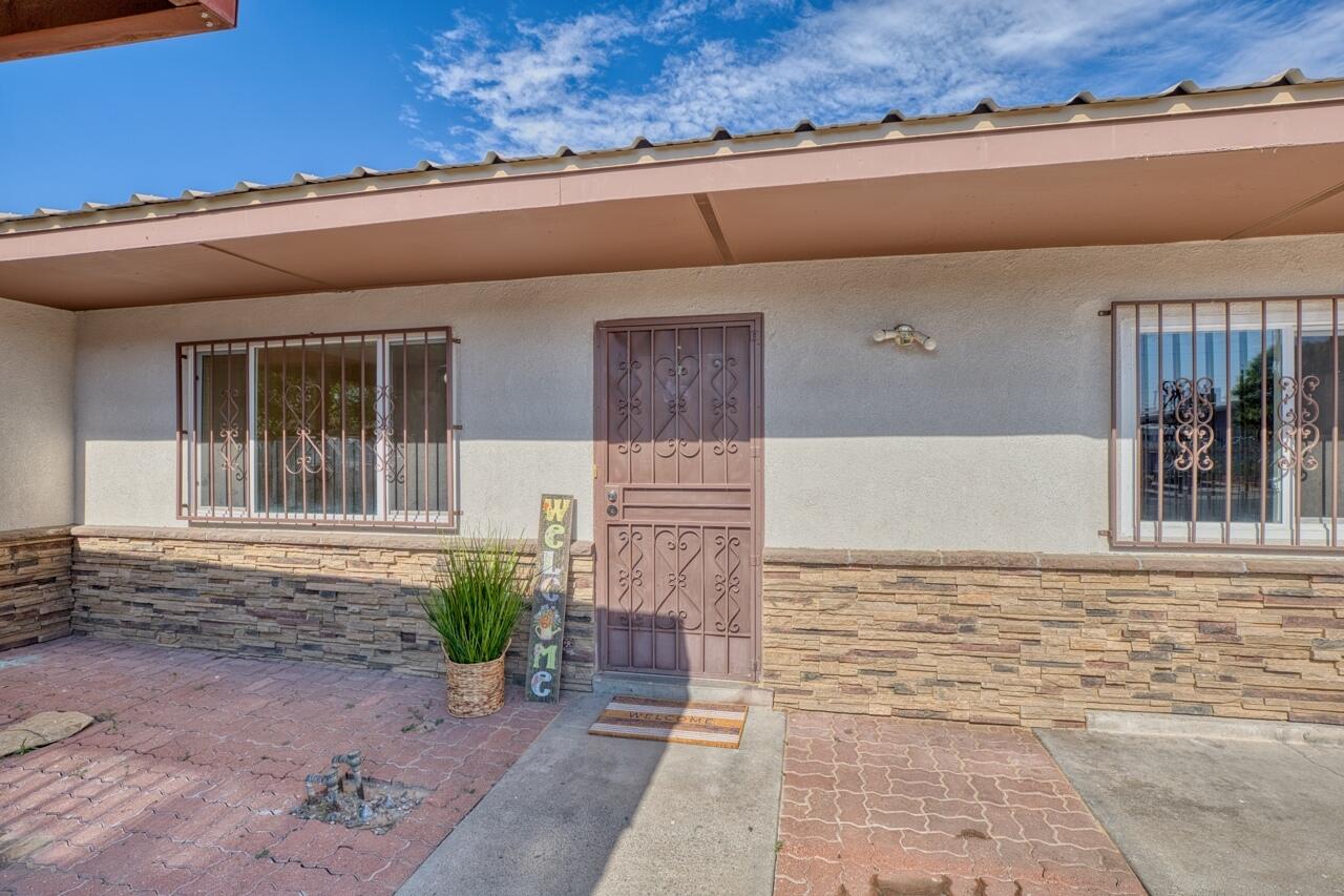 4525 W Glen Drive SW