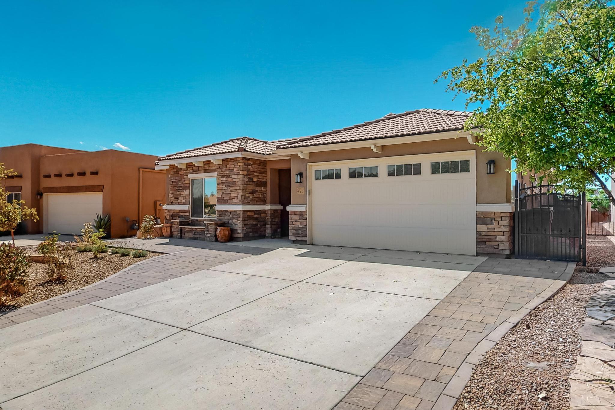 912 Cottonwood Circle