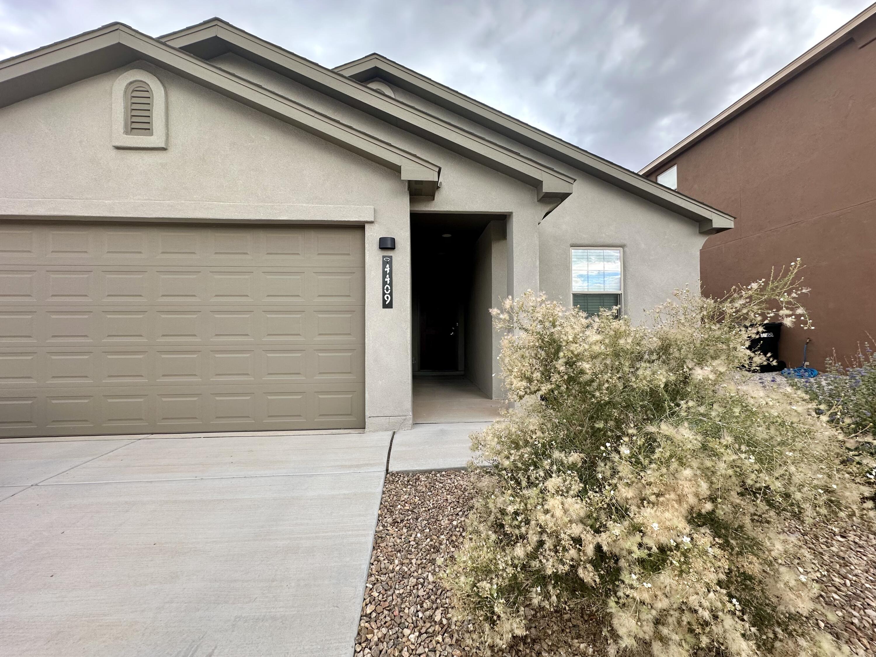 4409 Golden Eagle Loop NE