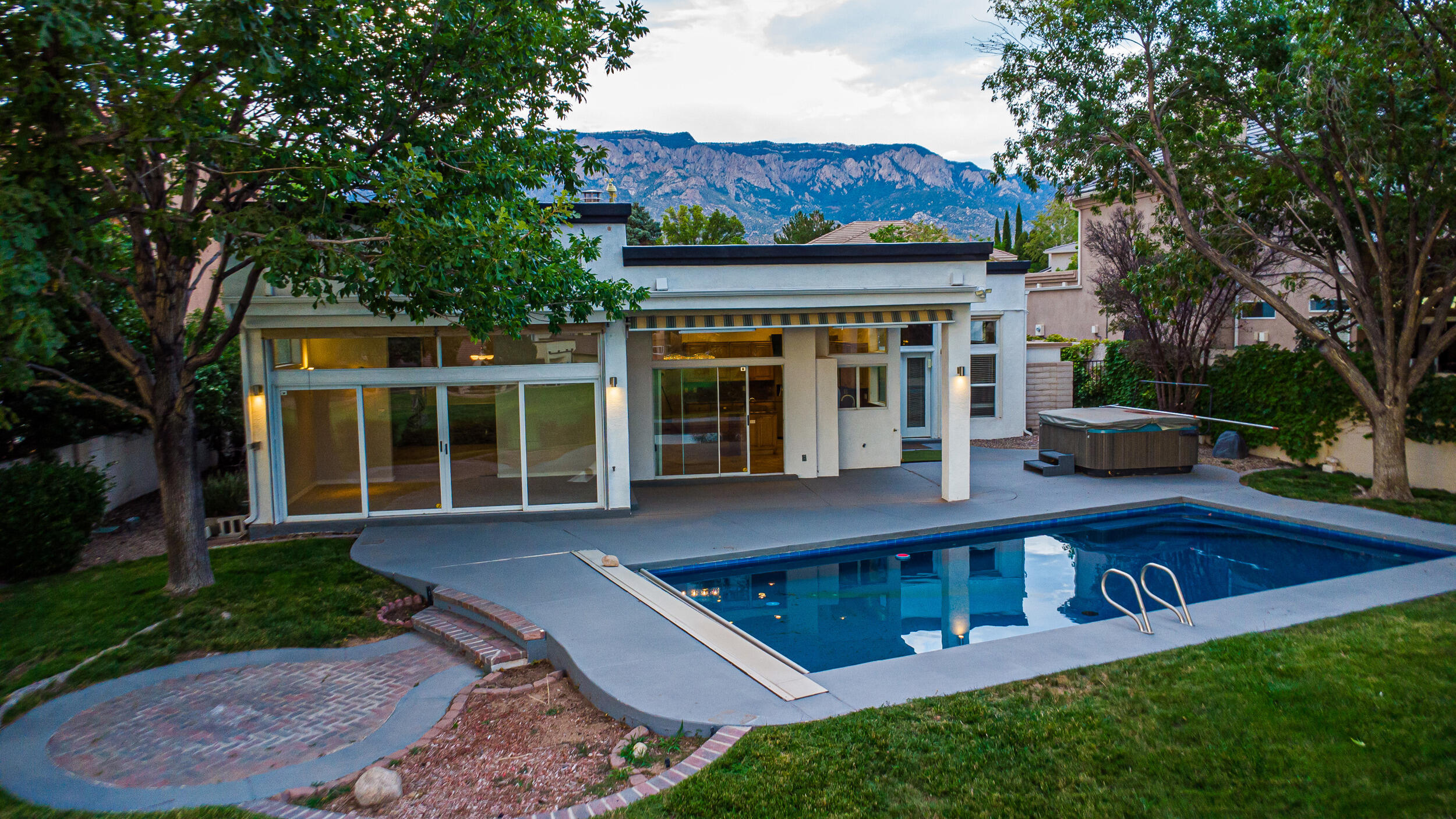 11112 Desert Classic Lane NE