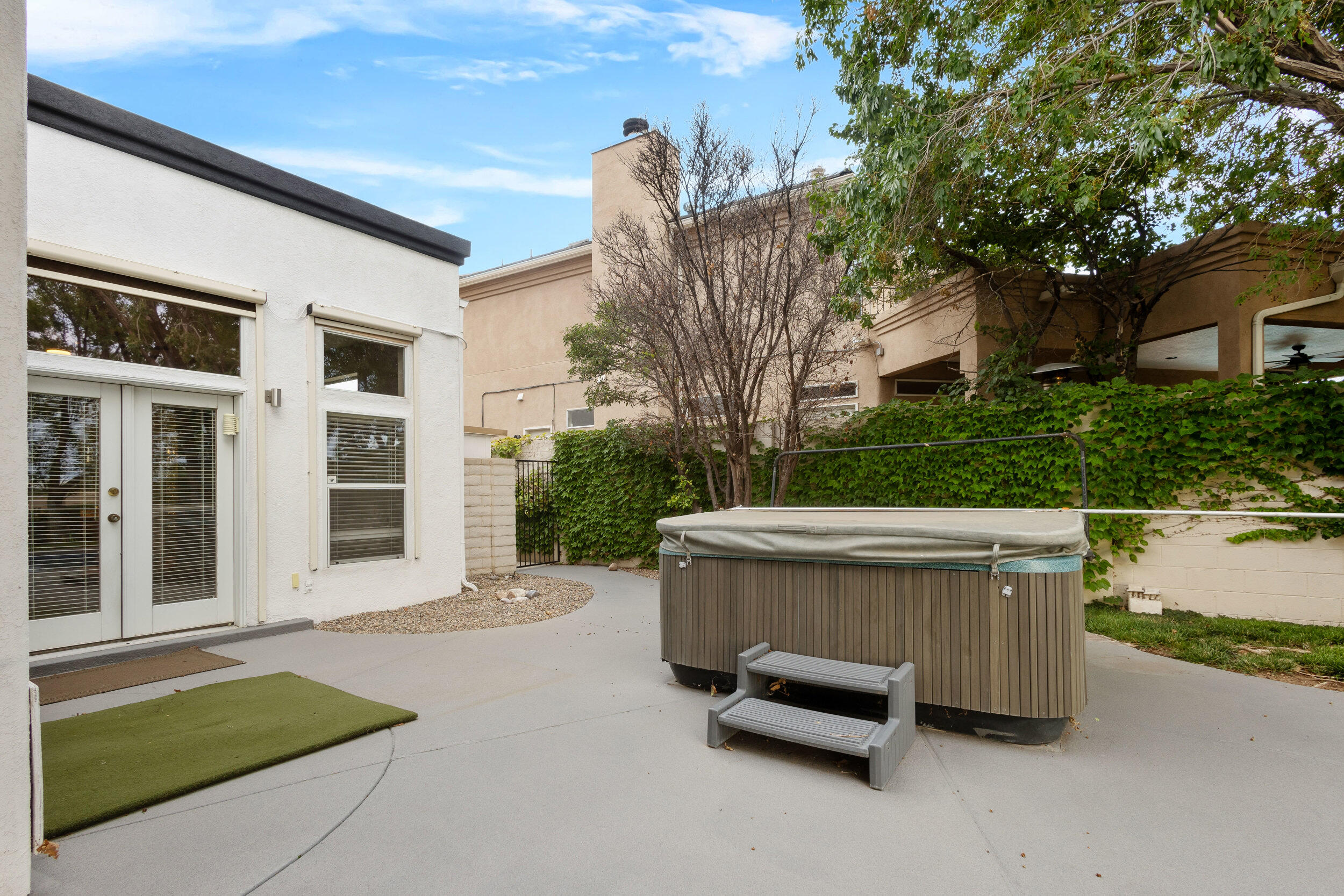 11112 Desert Classic Lane NE