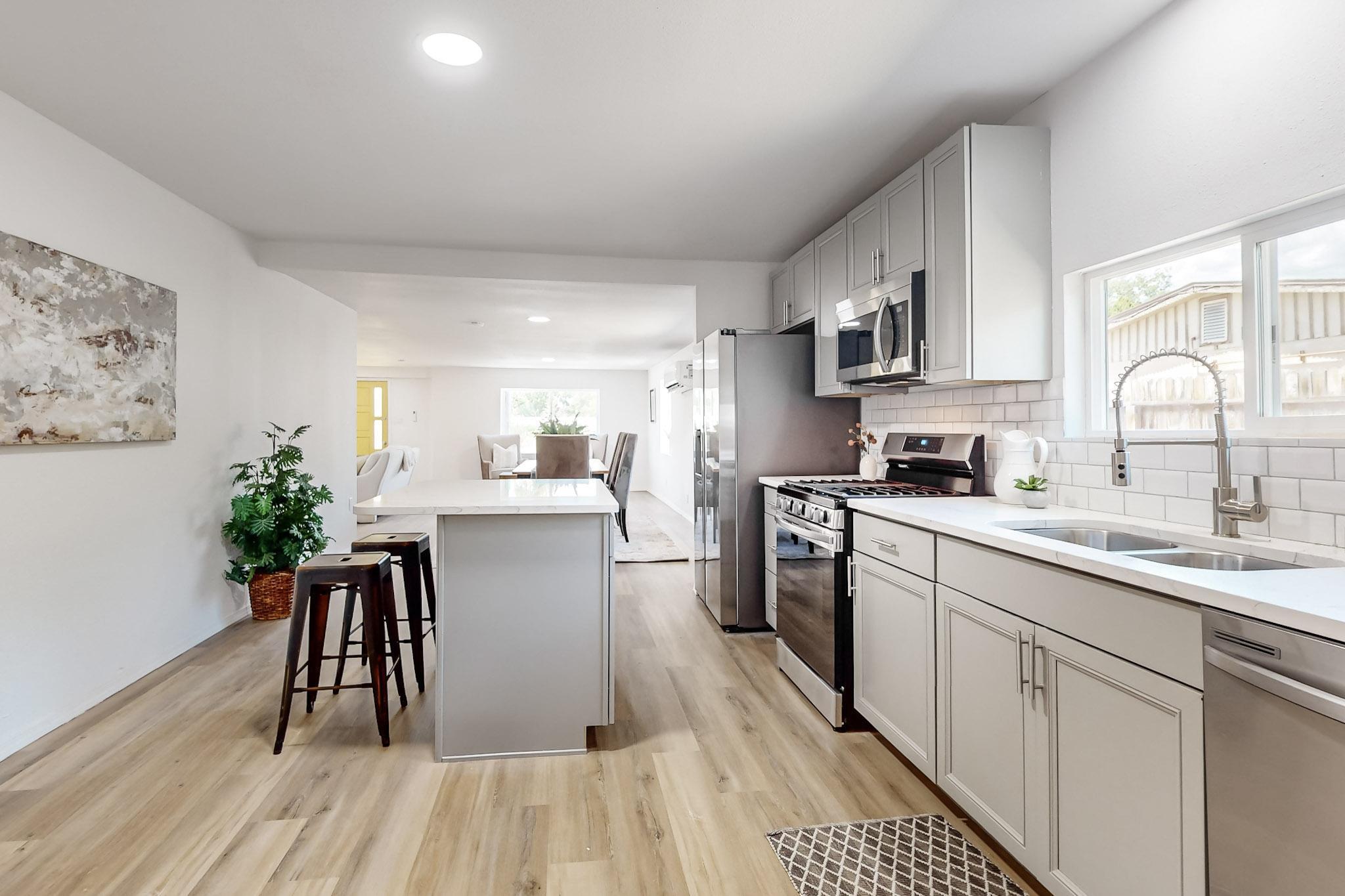 308 Saavedra Road SW