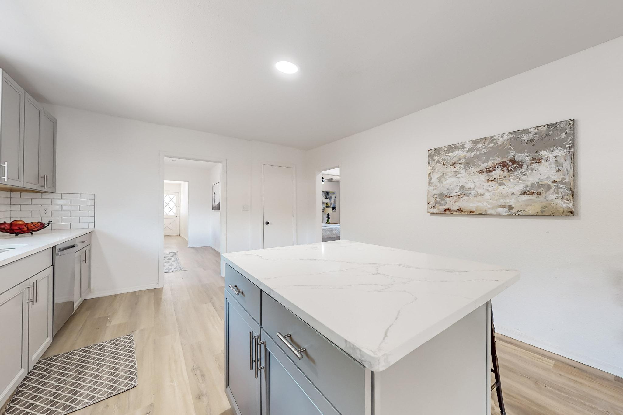 308 Saavedra Road SW