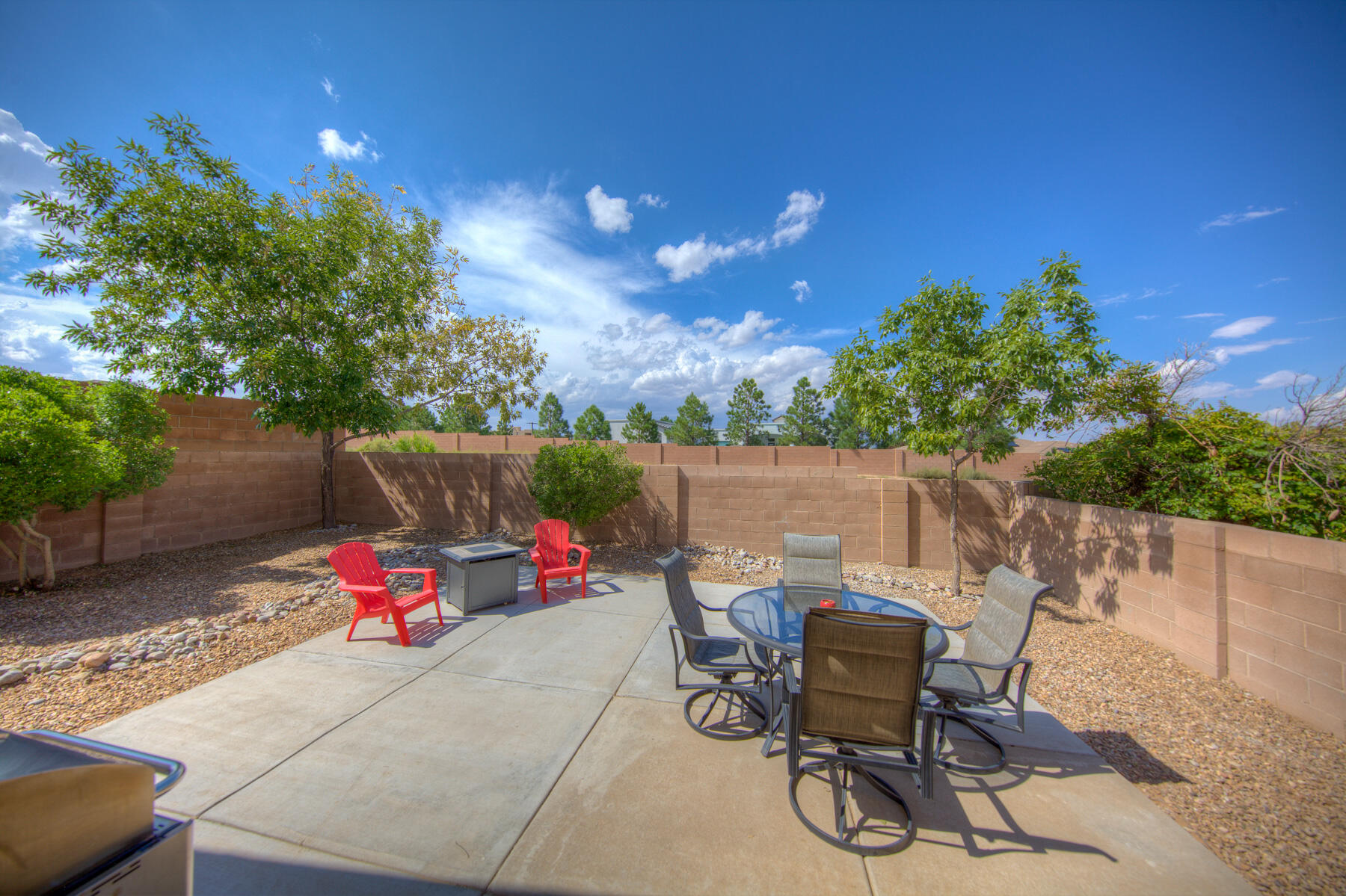 5943 Night Shadow Avenue NW