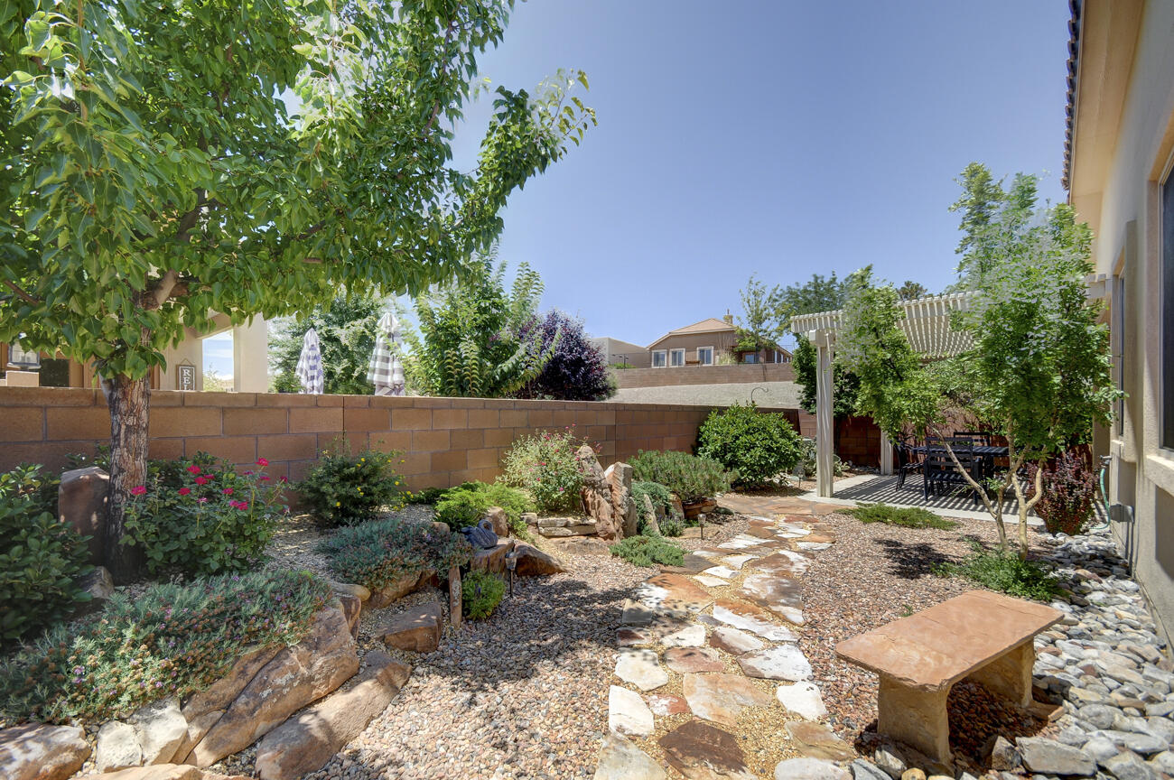 801 Golden Yarrow Trail