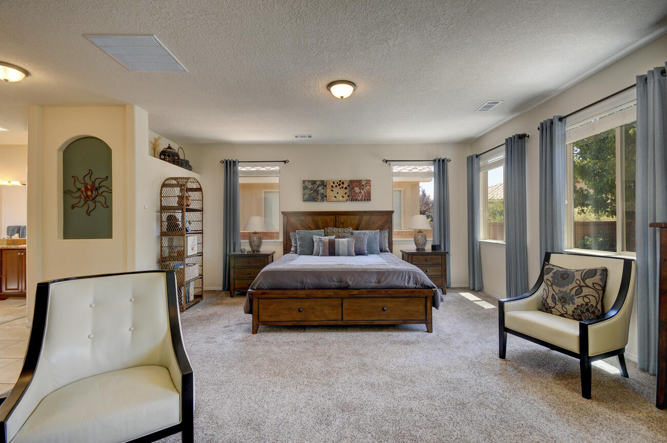 801 Golden Yarrow Trail