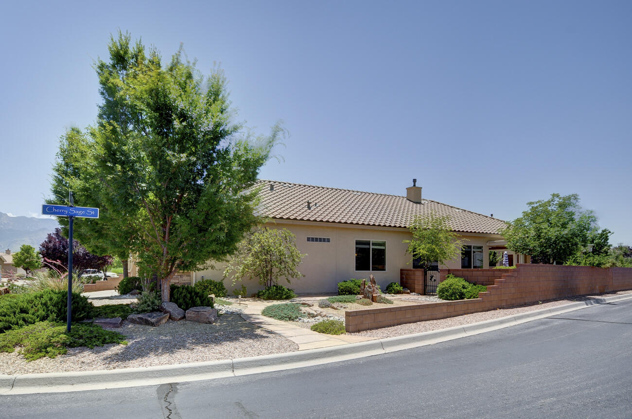 801 Golden Yarrow Trail