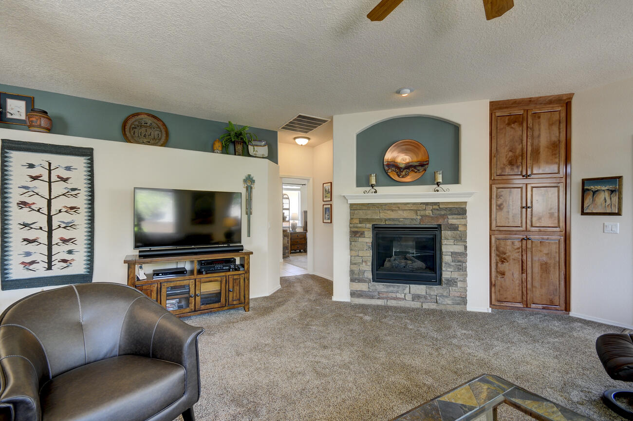 801 Golden Yarrow Trail