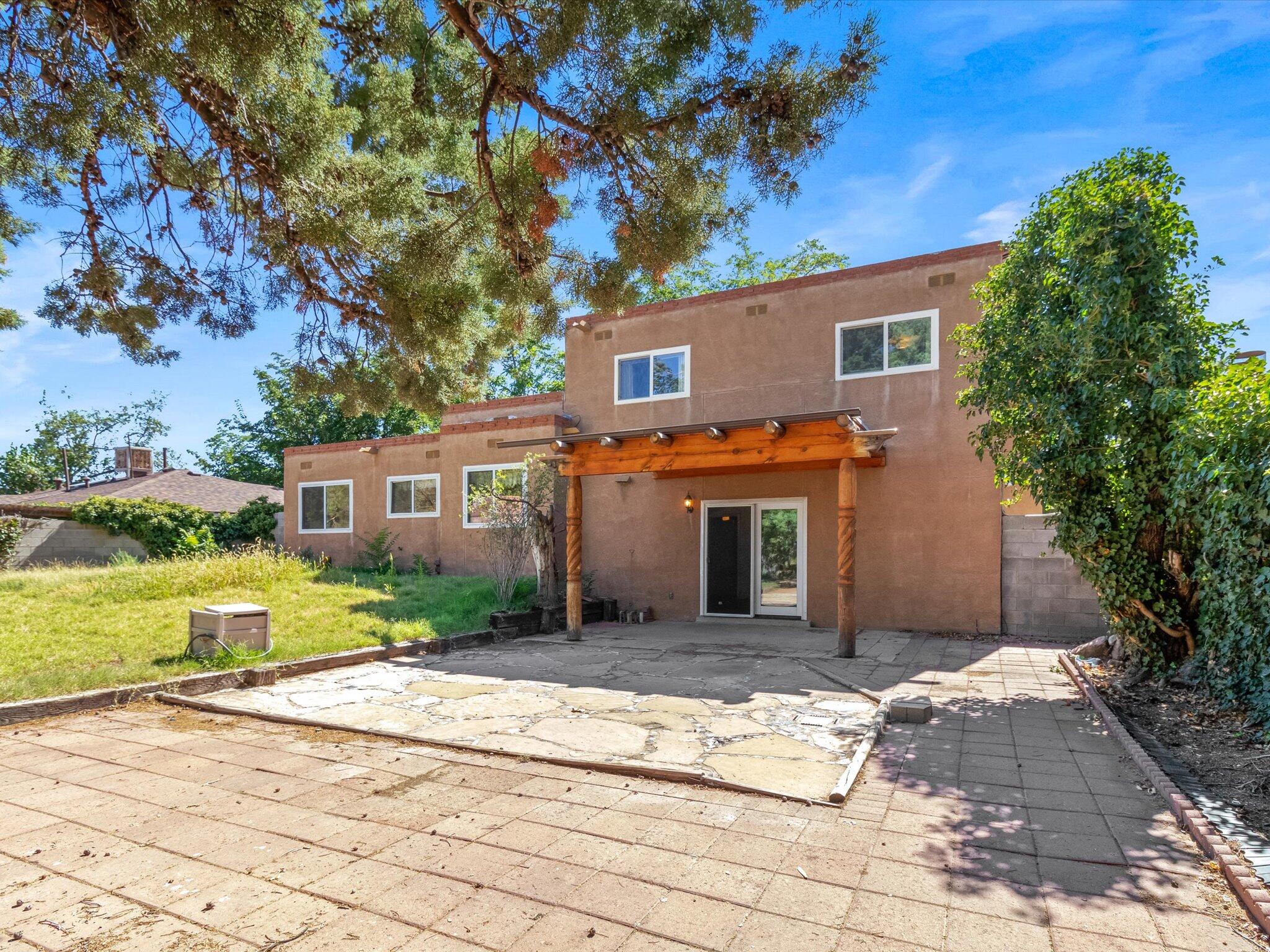 6807 Frantz Drive NE