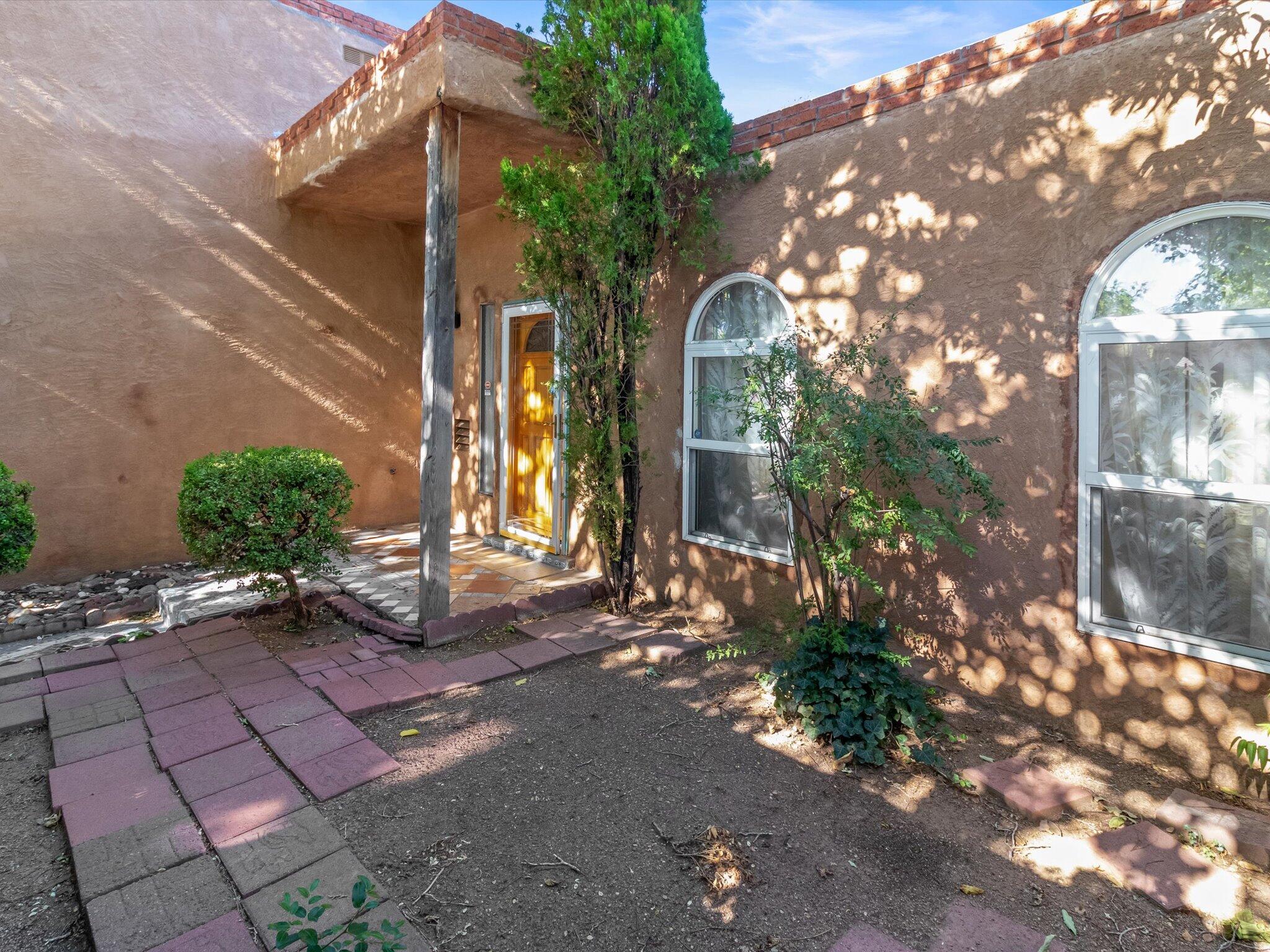 6807 Frantz Drive NE